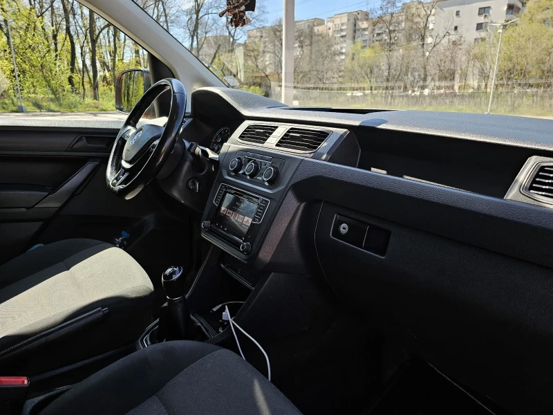 VW Caddy 1.4ТGI 2017г. Фабричен Метан Виж описанието, снимка 10 - Автомобили и джипове - 52505472