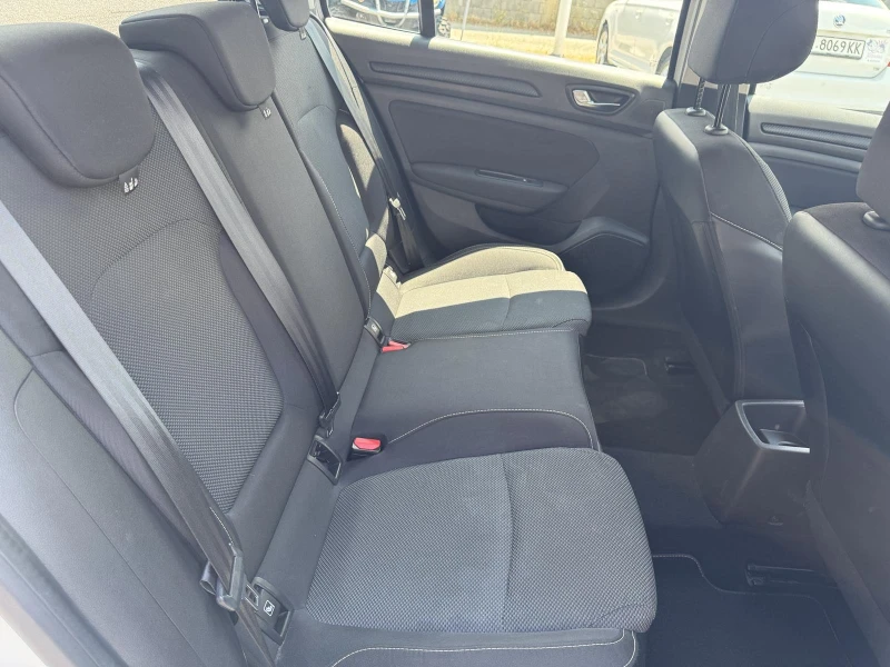 Renault Megane 1.3TCe 115 к.с./Life, снимка 13 - Автомобили и джипове - 51072148