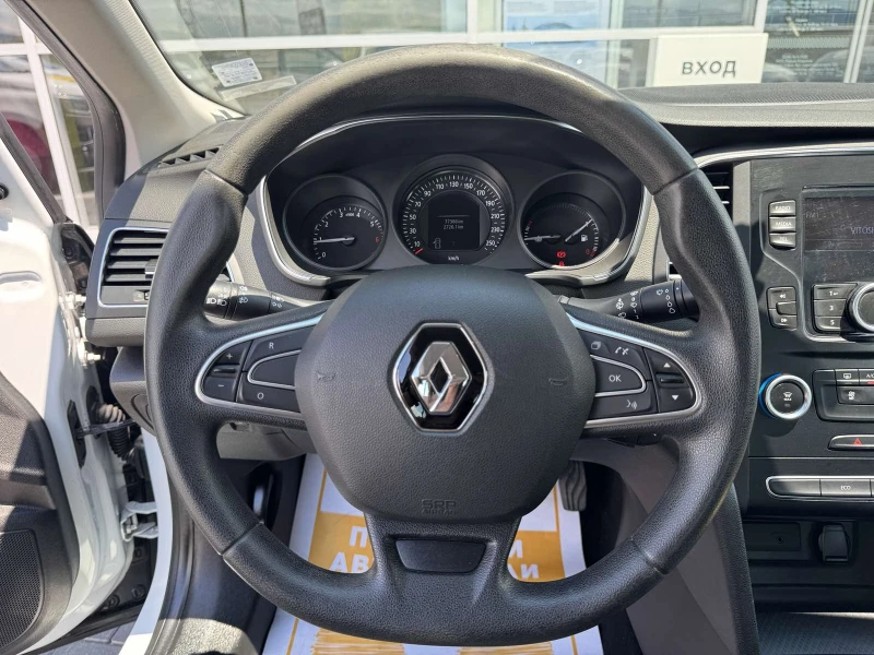 Renault Megane 1.3TCe 115 к.с./Life, снимка 8 - Автомобили и джипове - 51072148
