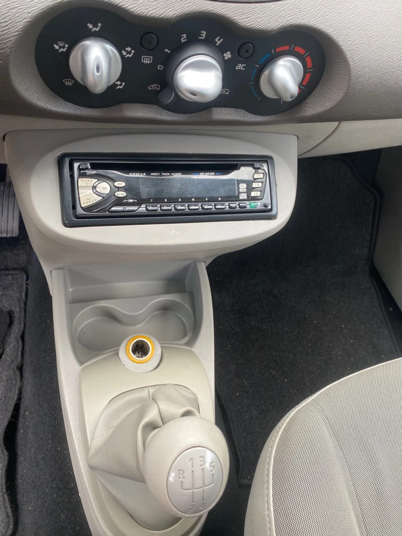 Renault Twingo 12 клима, снимка 8 - Автомобили и джипове - 52012191