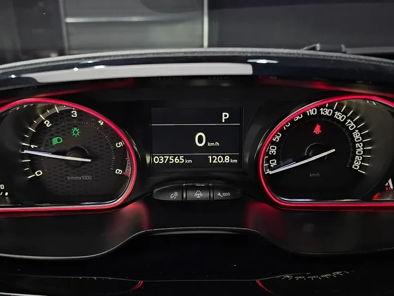 Peugeot 2008 1.5 Bluehdi Gt Line, снимка 8 - Автомобили и джипове - 55299444
