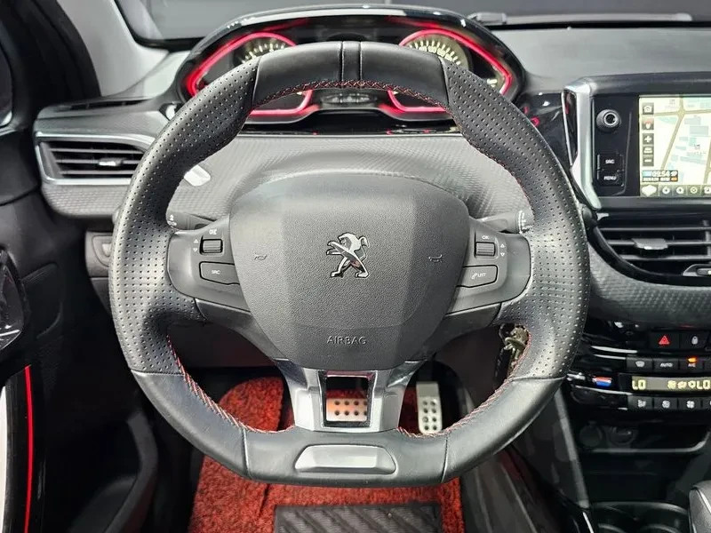 Peugeot 2008 1.5 Bluehdi Gt Line, снимка 13 - Автомобили и джипове - 55299444