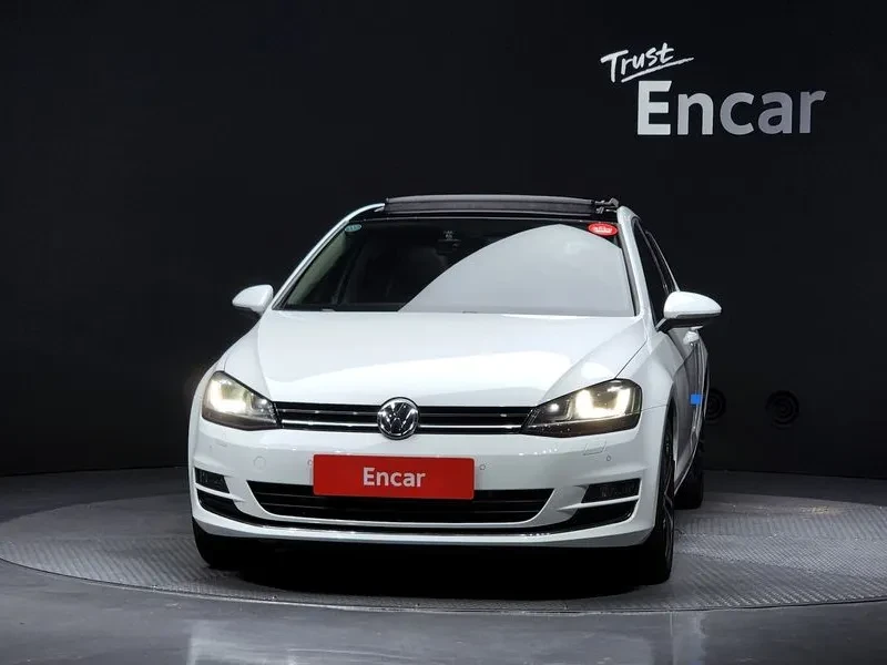 VW Golf 2.0 Tdi Premium, снимка 3 - Автомобили и джипове - 55830376