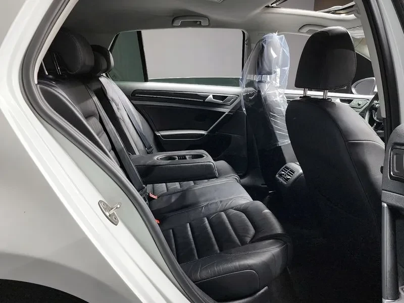 VW Golf 2.0 Tdi Premium, снимка 12 - Автомобили и джипове - 55830376