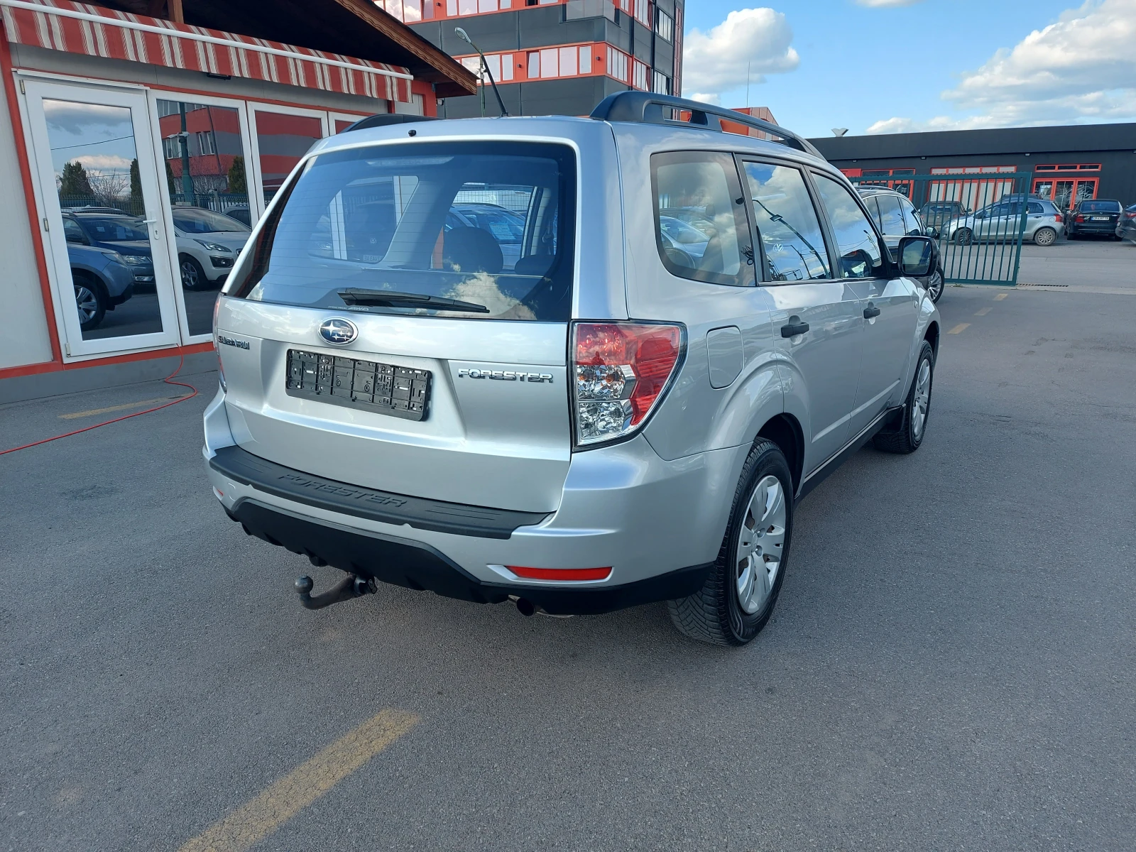 Subaru Forester 2.0 i АВТОМАТИК, ШВЕЙЦАРИЯ, 4х4 - изображение 5