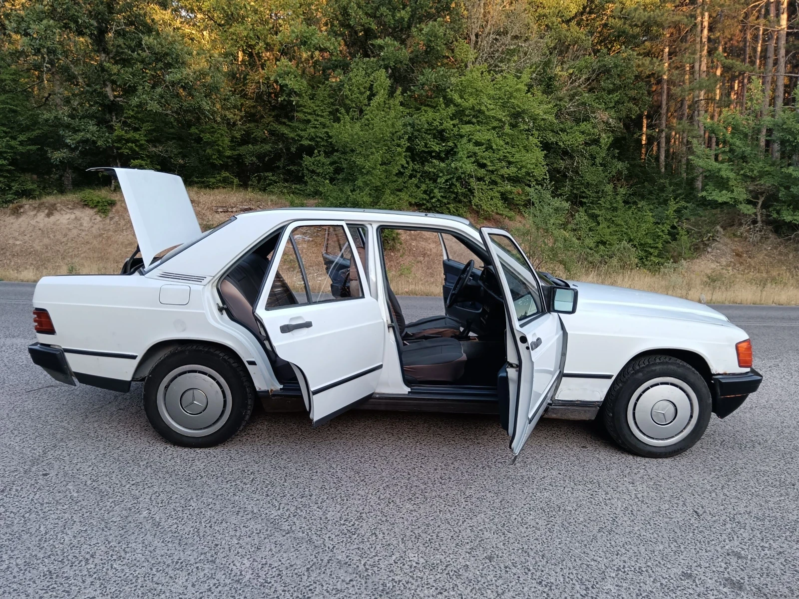 Mercedes-Benz 190  - изображение 7