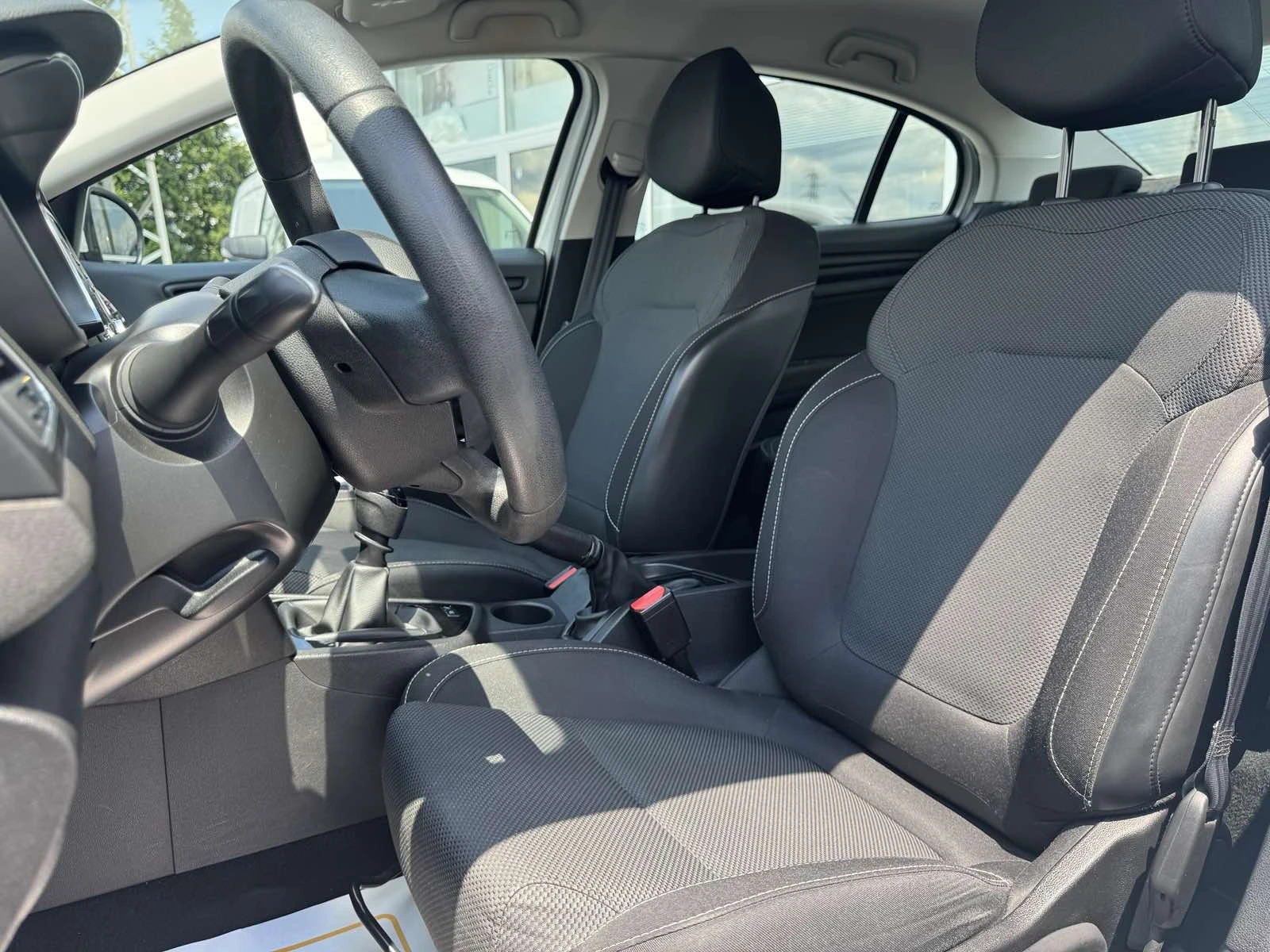 Renault Megane 1.3TCe 115 к.с./Life - изображение 10