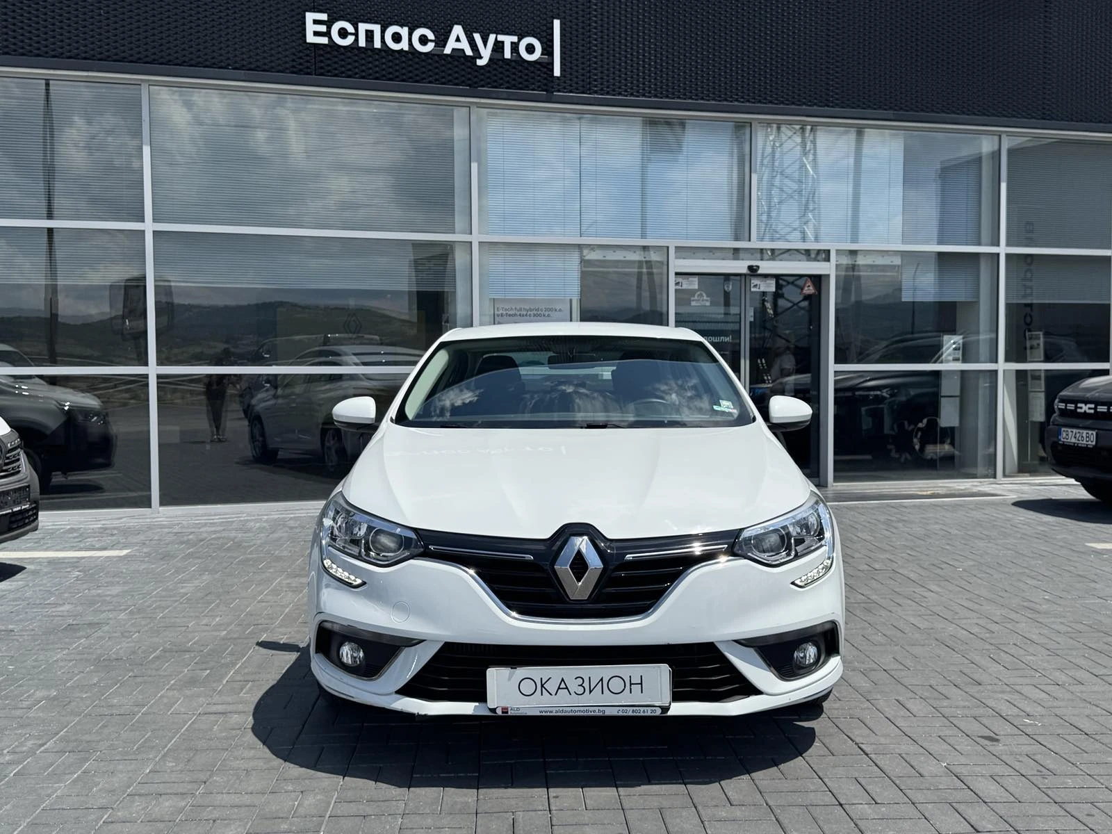Renault Megane 1.3TCe 115 к.с./Life - изображение 2