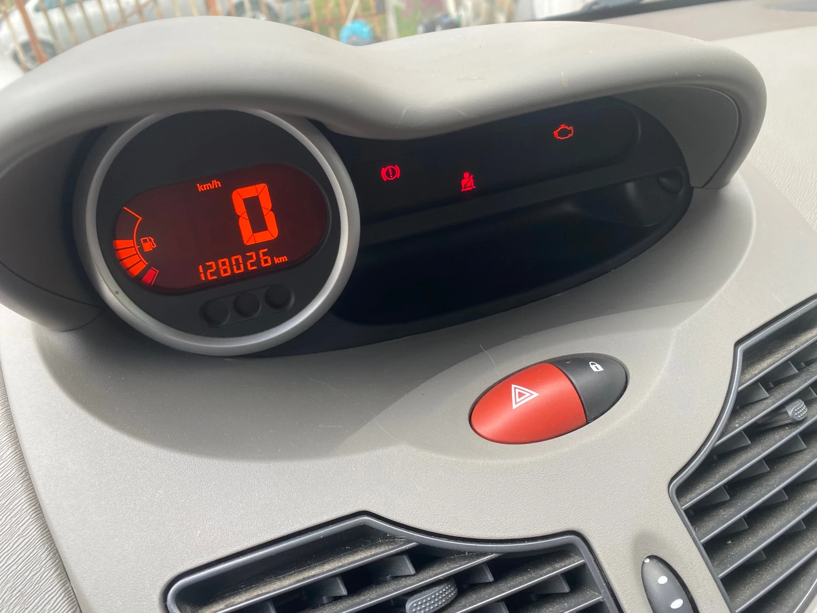 Renault Twingo 12 клима - изображение 7
