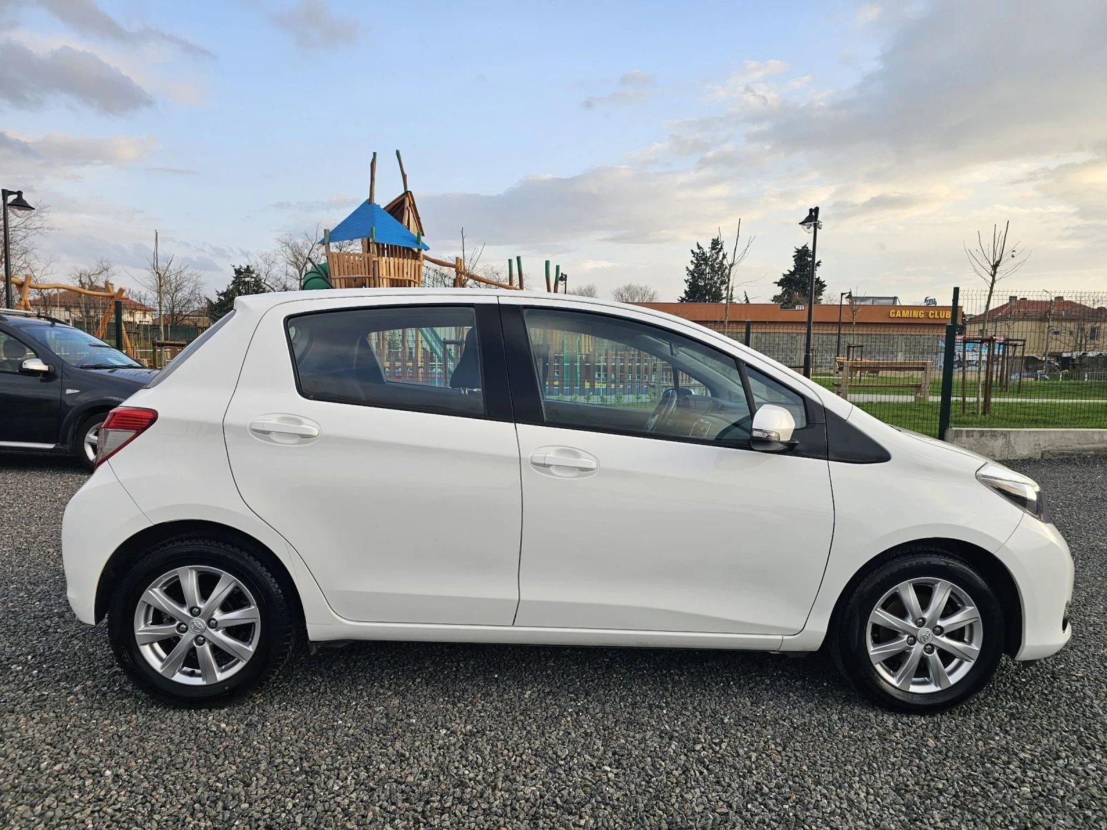 Toyota Yaris 1.0VVT-i NAVI!!! - изображение 4