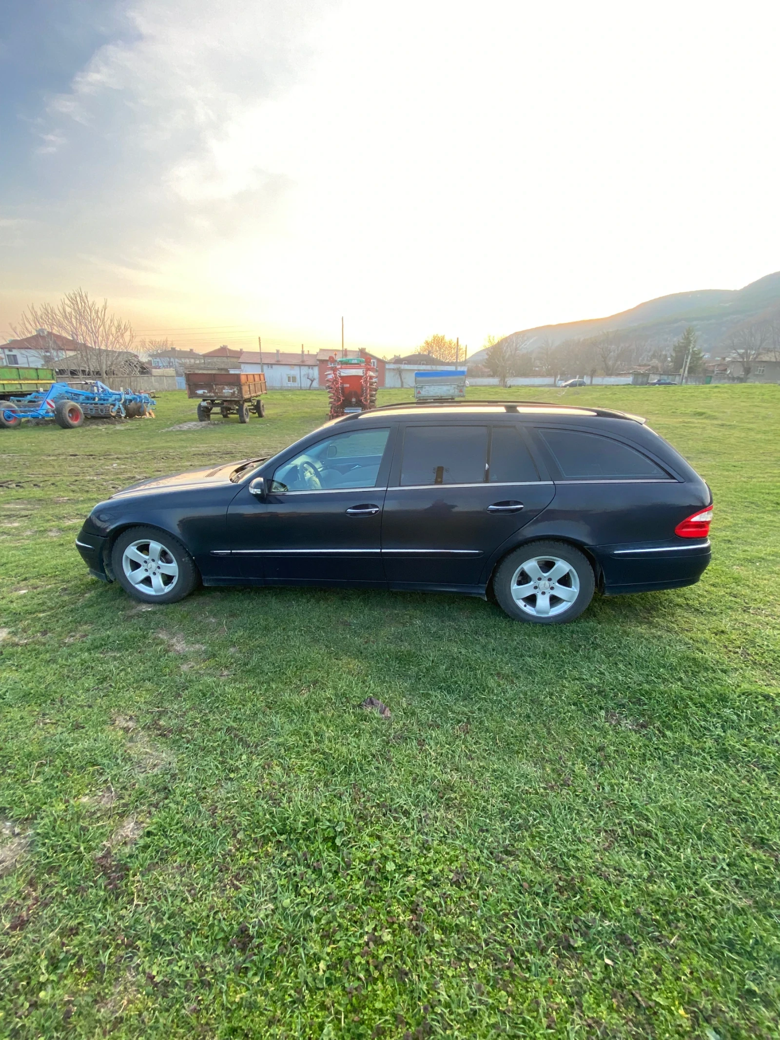 Mercedes-Benz E 270 2.7cdi, снимка 3 - Автомобили и джипове - 53953835