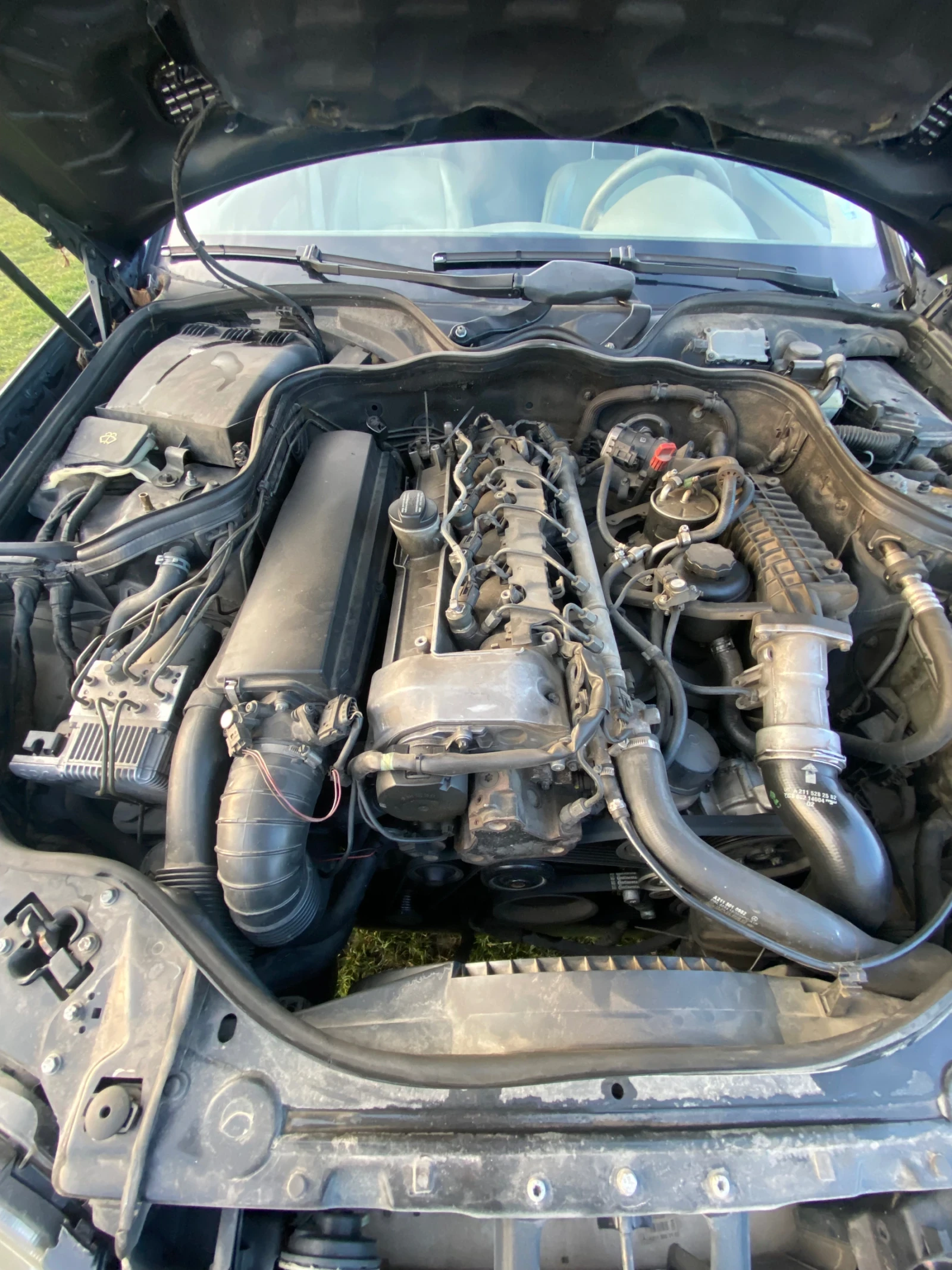 Mercedes-Benz E 270 2.7cdi, снимка 11 - Автомобили и джипове - 53953835