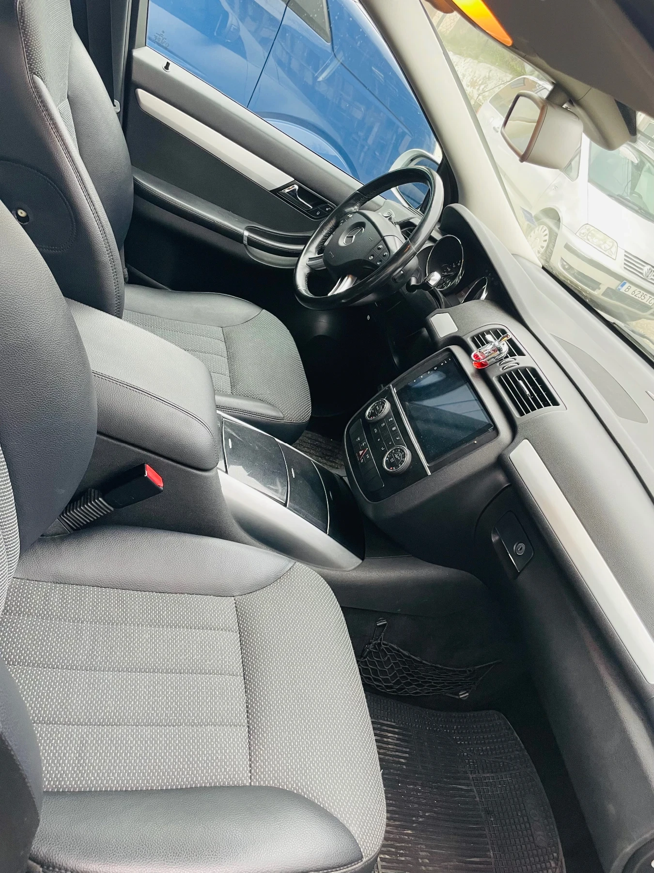 Mercedes-Benz R 280 4MATIC, снимка 4 - Автомобили и джипове - 54164451