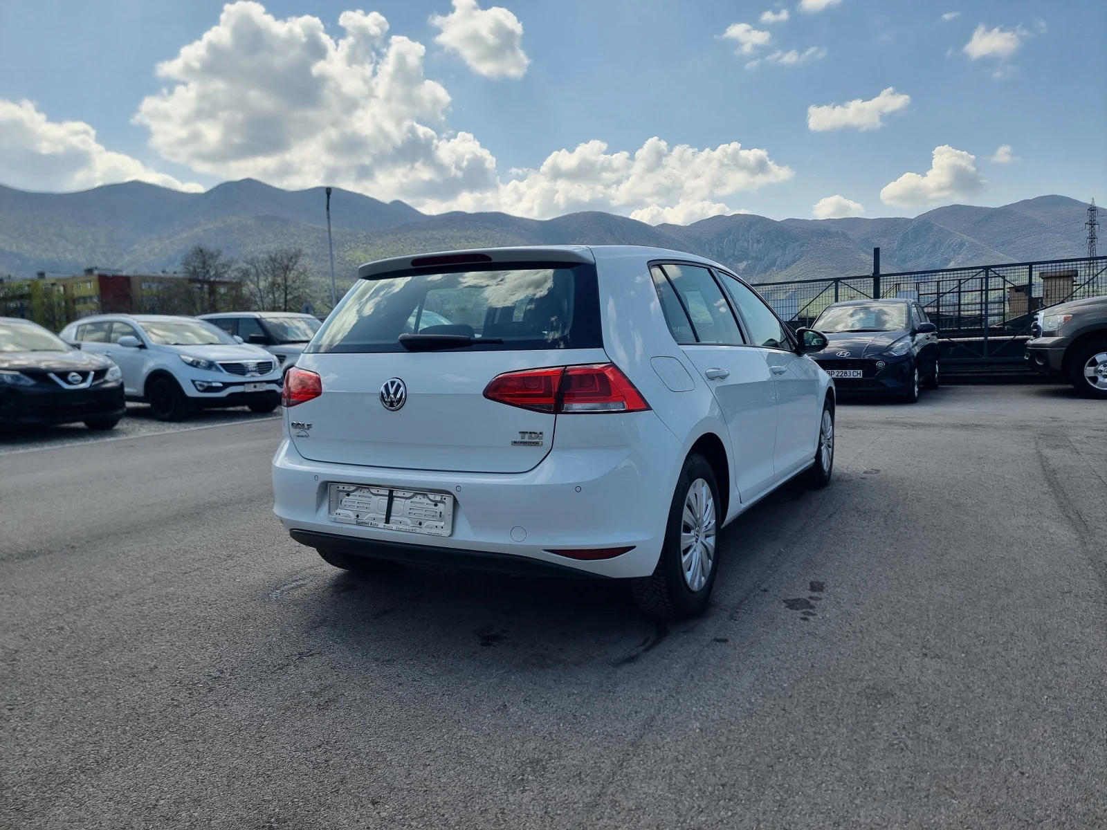 VW Golf 1.6TDI, снимка 6 - Автомобили и джипове - 54226831