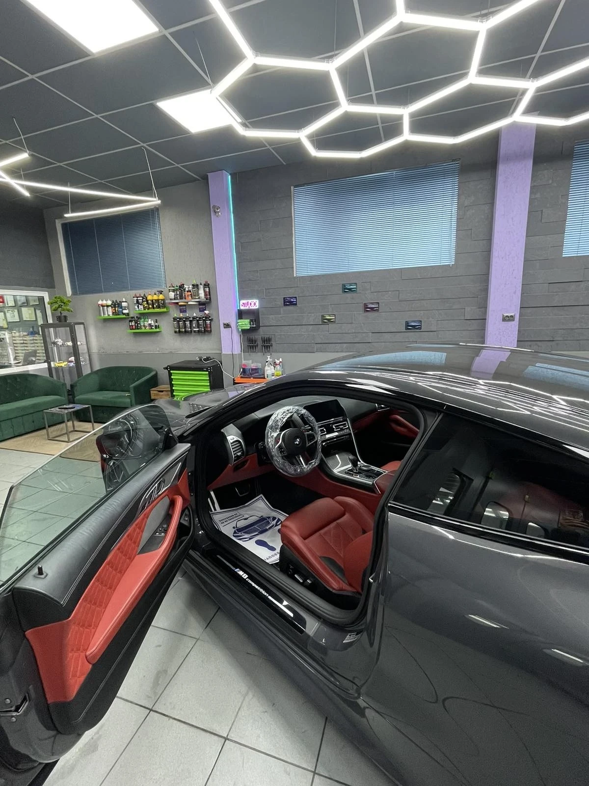 BMW M8 Competition - Carbon Core - Red Leather, снимка 7 - Автомобили и джипове - 54322952