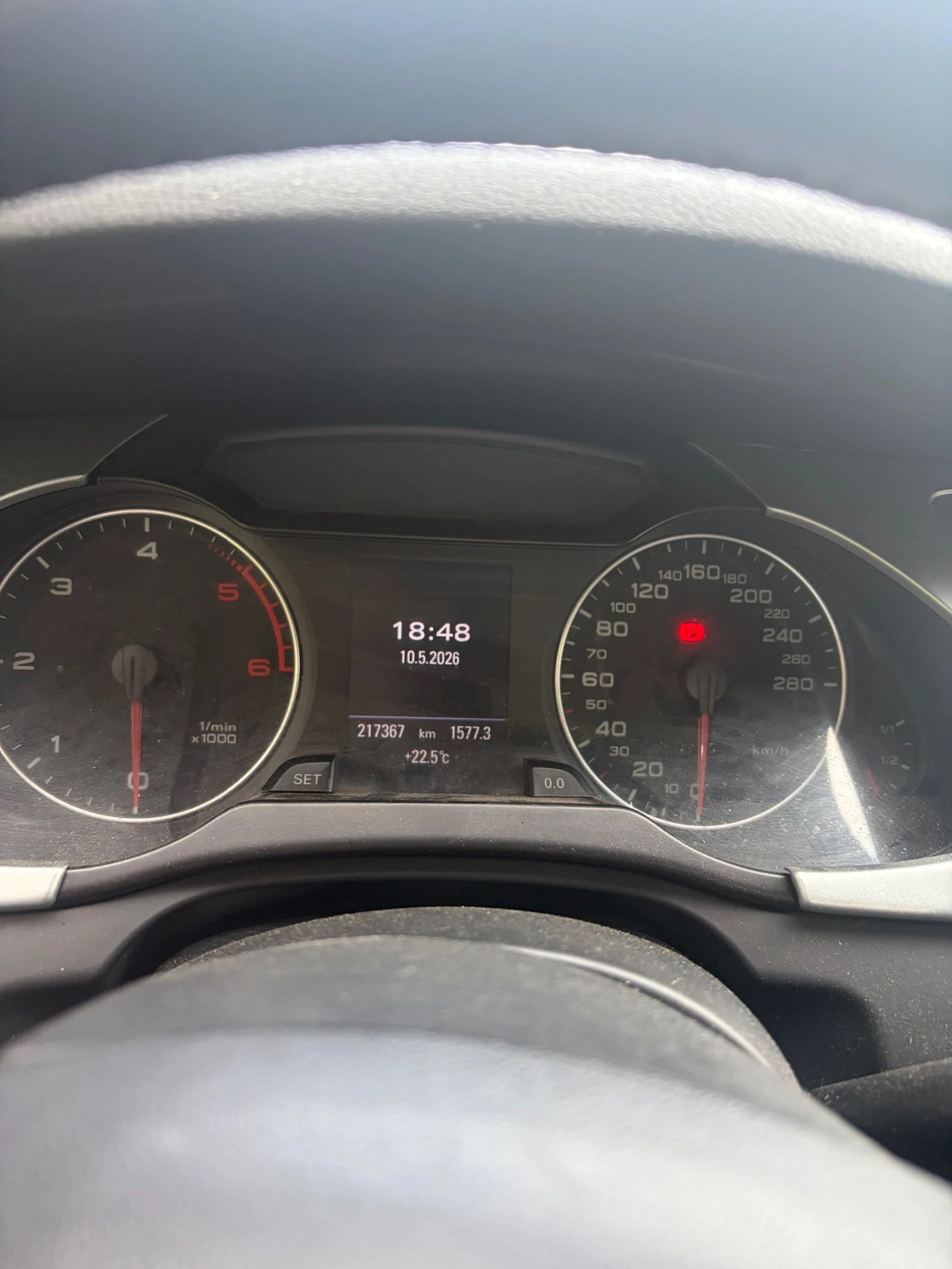 Audi A4 2.0 TDI AVANT, снимка 9 - Автомобили и джипове - 54494969