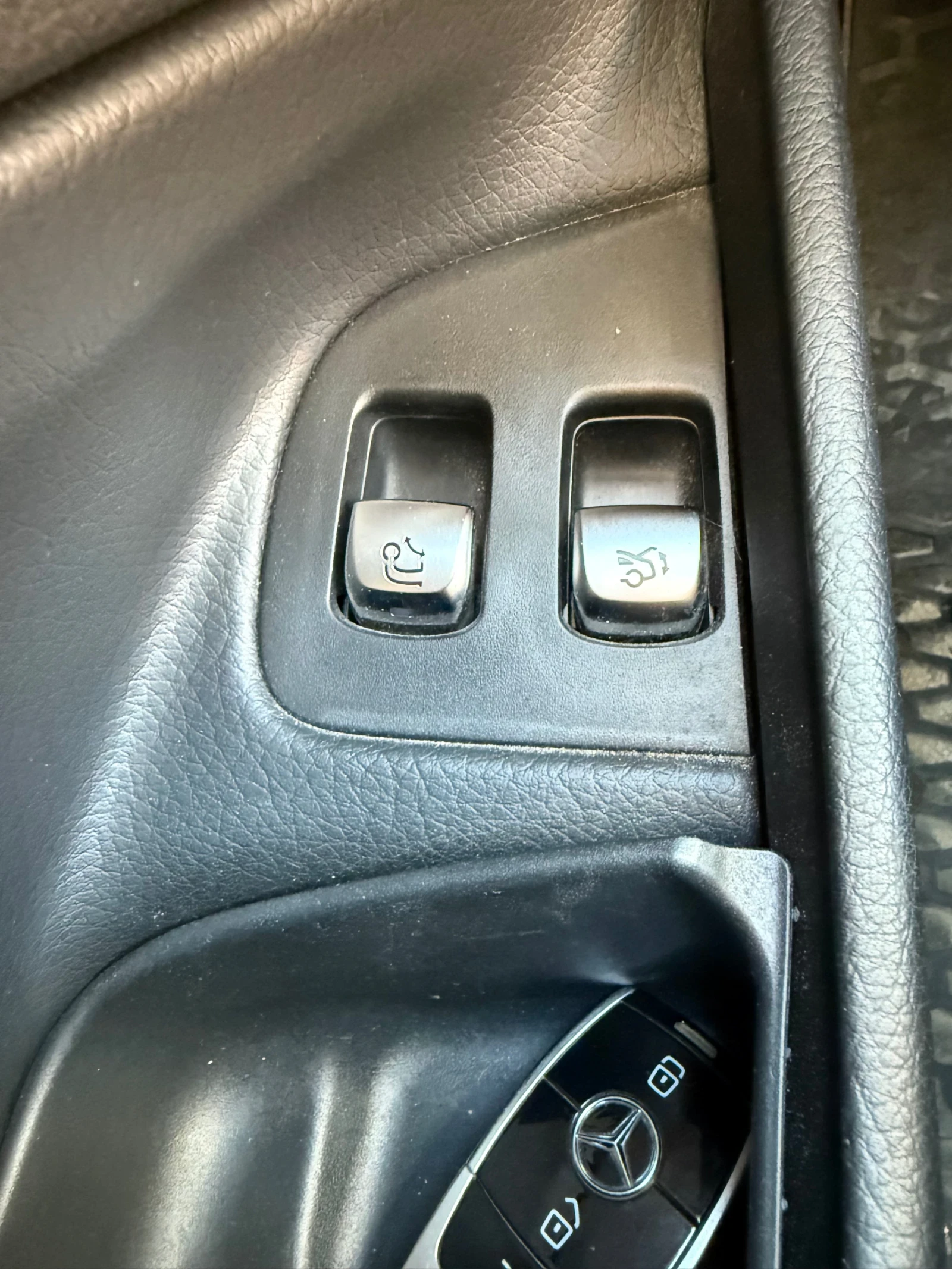 Mercedes-Benz E 220, снимка 15 - Автомобили и джипове - 54561216