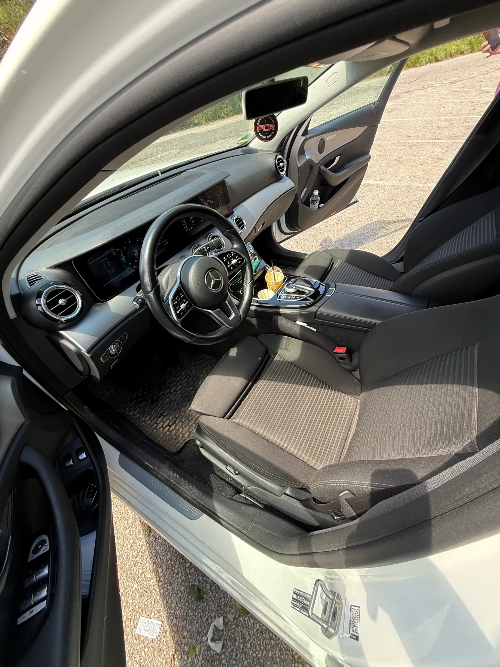 Mercedes-Benz E 220, снимка 12 - Автомобили и джипове - 54561216