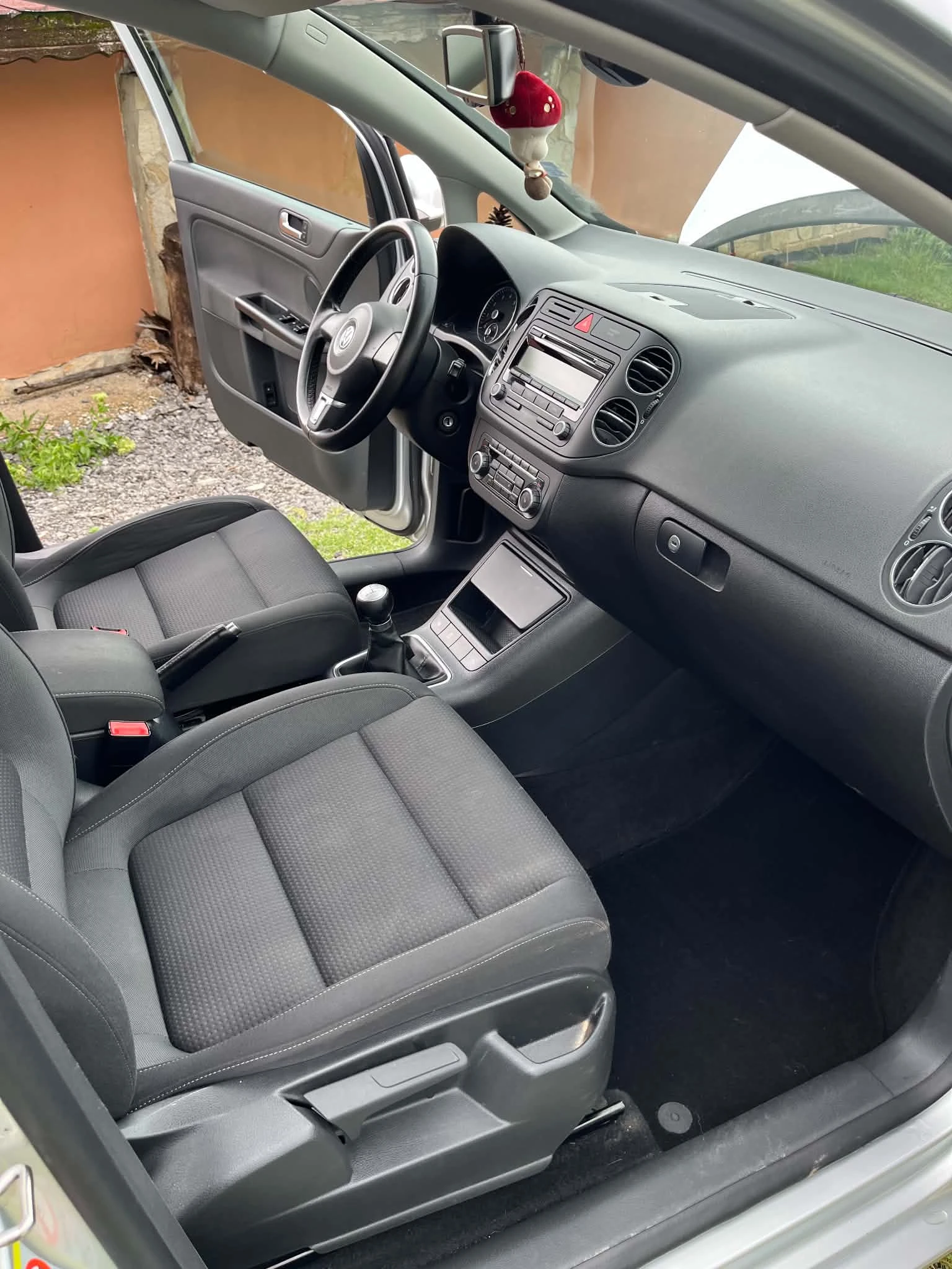VW Golf Plus 1.2 TSI, снимка 12 - Автомобили и джипове - 54580262