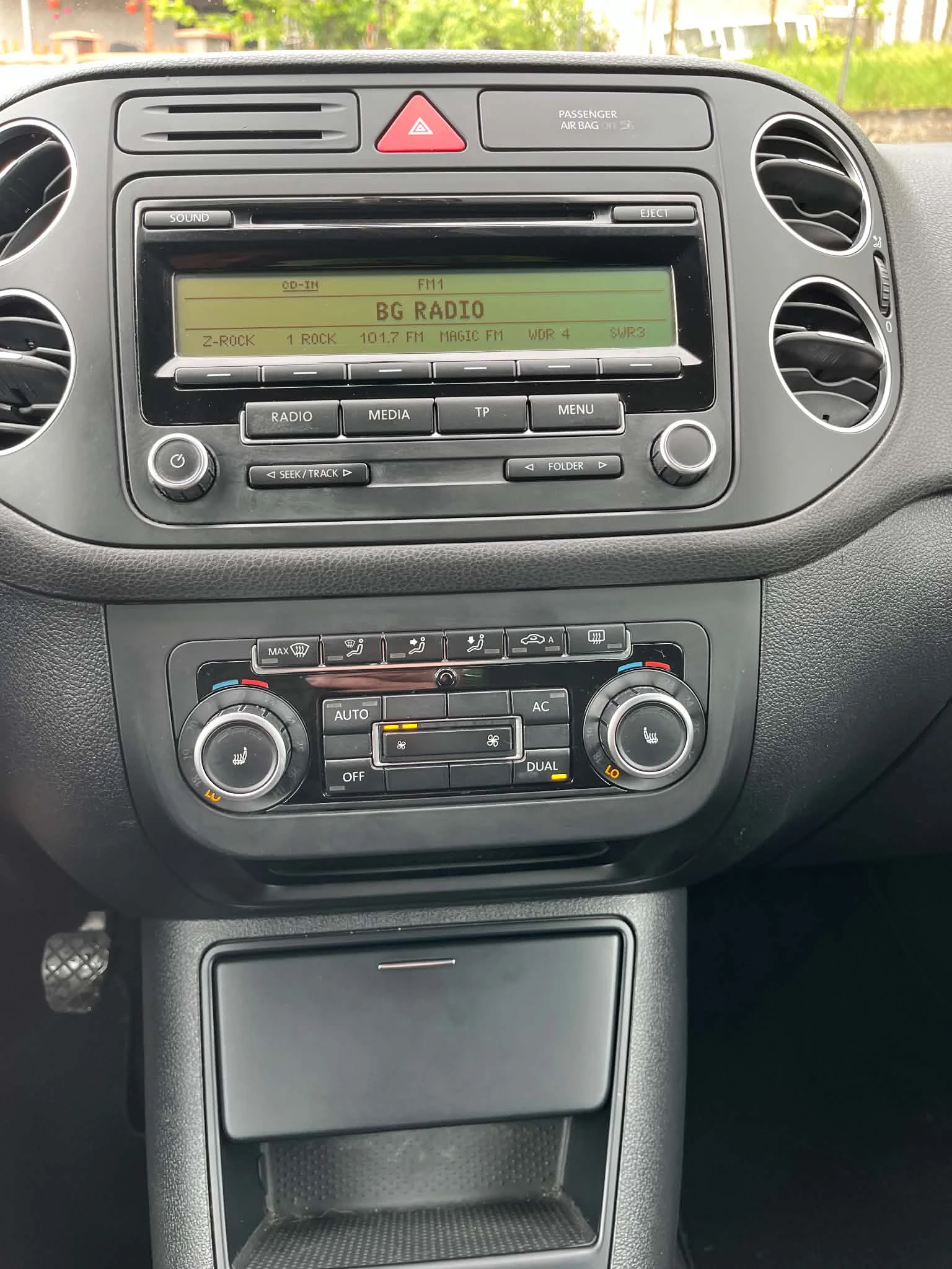 VW Golf Plus 1.2 TSI, снимка 17 - Автомобили и джипове - 54580262