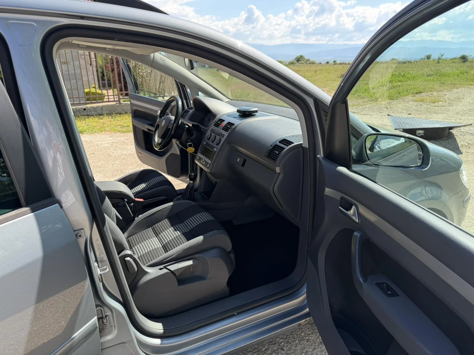 VW Touran 1.9 105hp, снимка 10 - Автомобили и джипове - 54671513