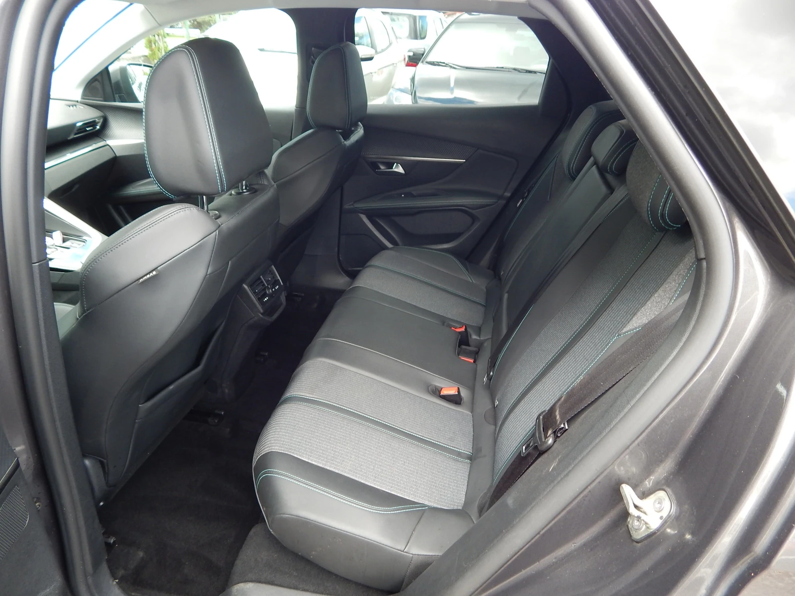 Peugeot 3008 1.5HDI* 184000km.* , снимка 15 - Автомобили и джипове - 54780635