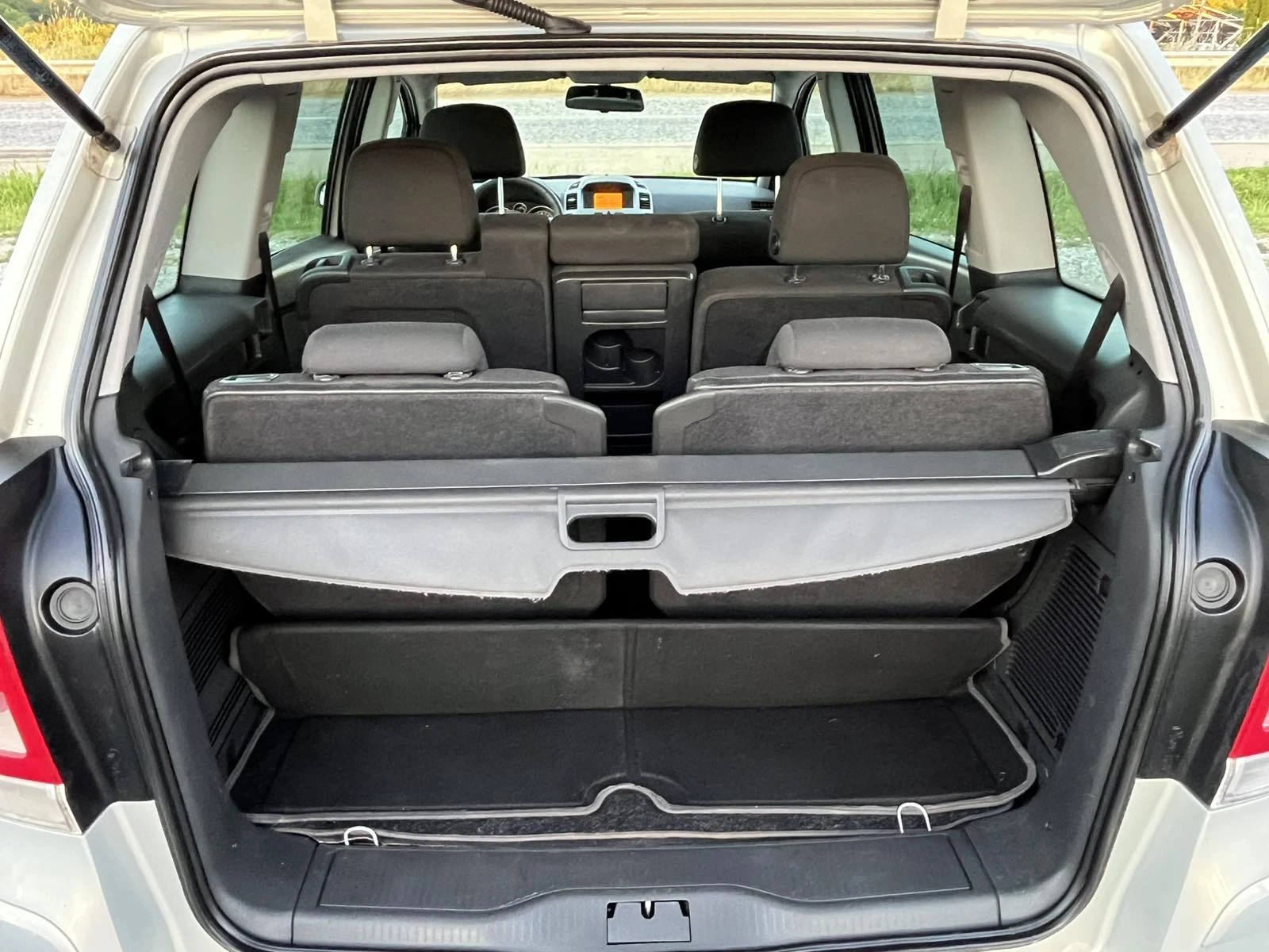 Opel Zafira 1.7 CDTI 110кс 6 СКОРОСТИ 7 МЕСТА КЛИМАТРОНИК , снимка 16 - Автомобили и джипове - 54825999