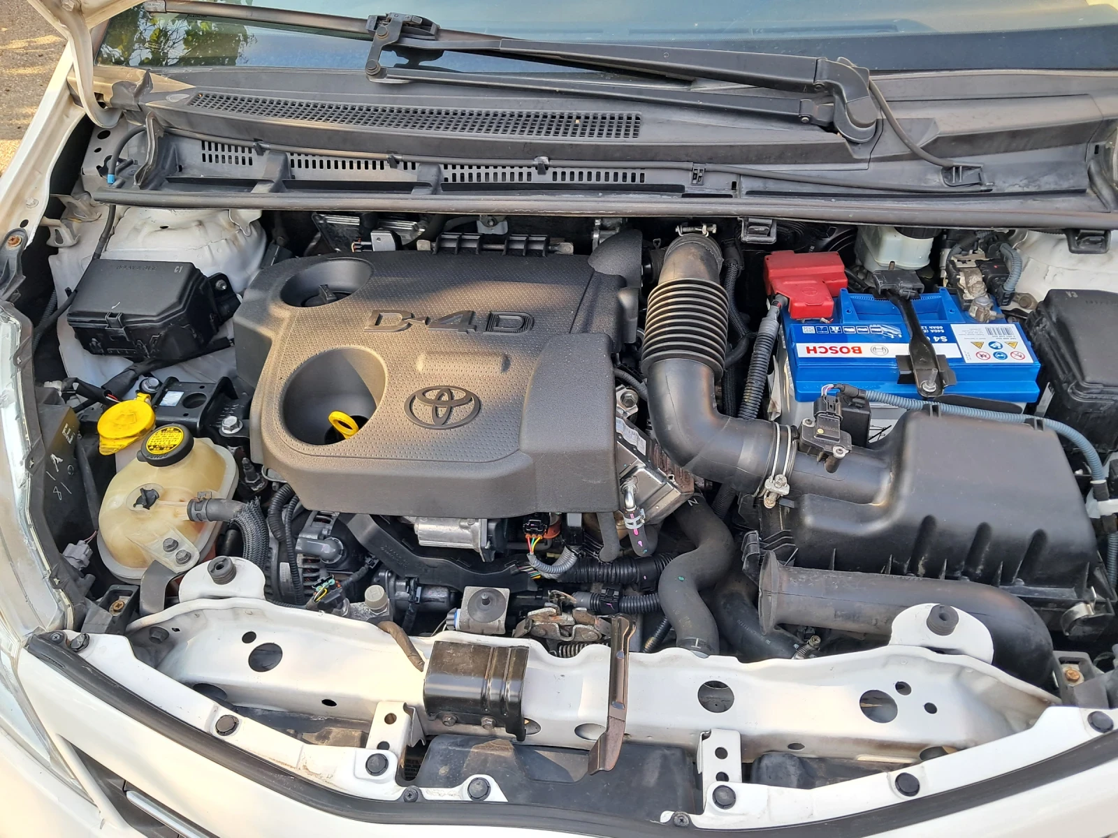Toyota Yaris 1.4 d4d 90 ks 6 sk., снимка 11 - Автомобили и джипове - 55064242