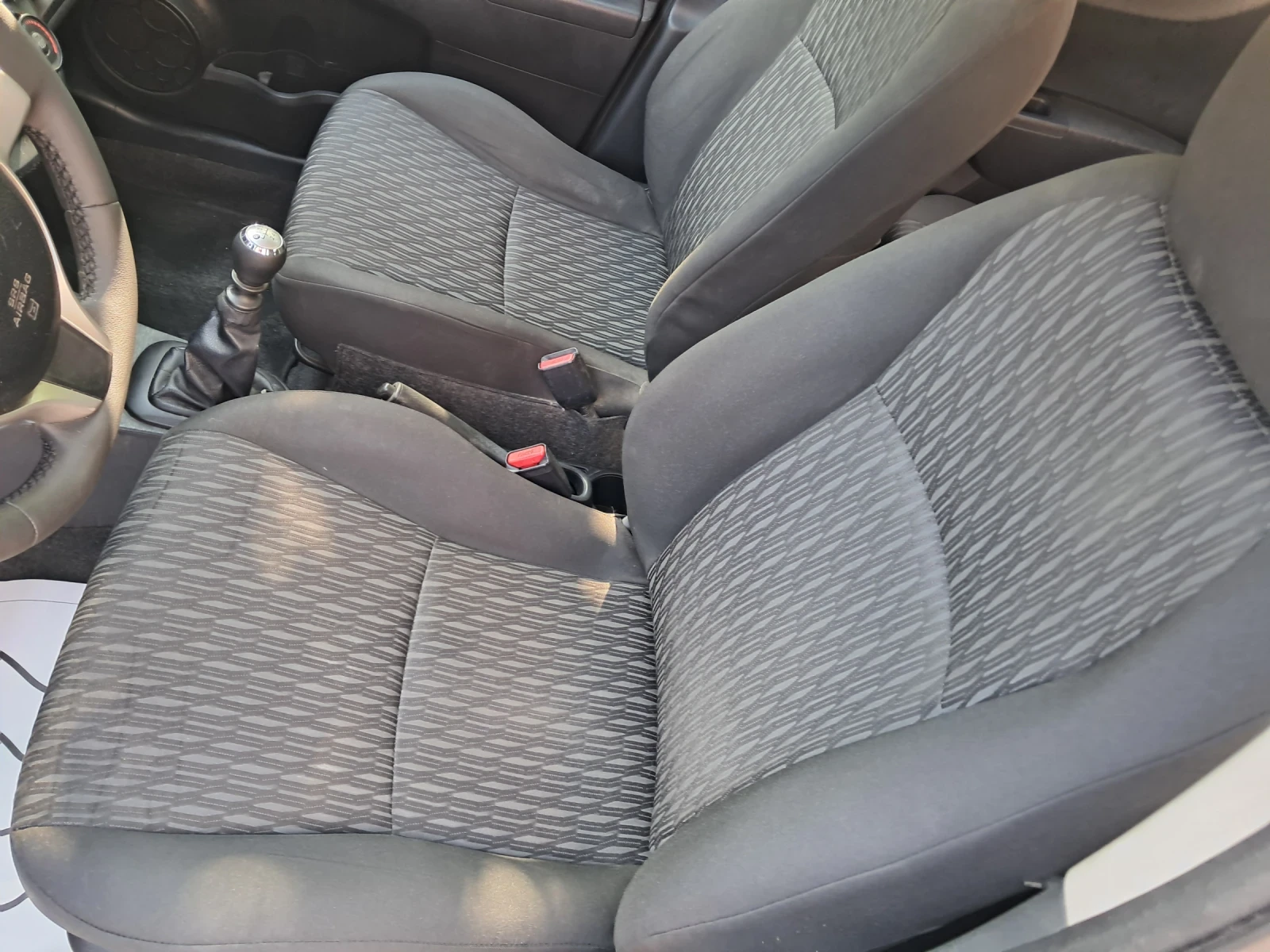 Toyota Yaris 1.4 d4d 90 ks 6 sk., снимка 9 - Автомобили и джипове - 55064242