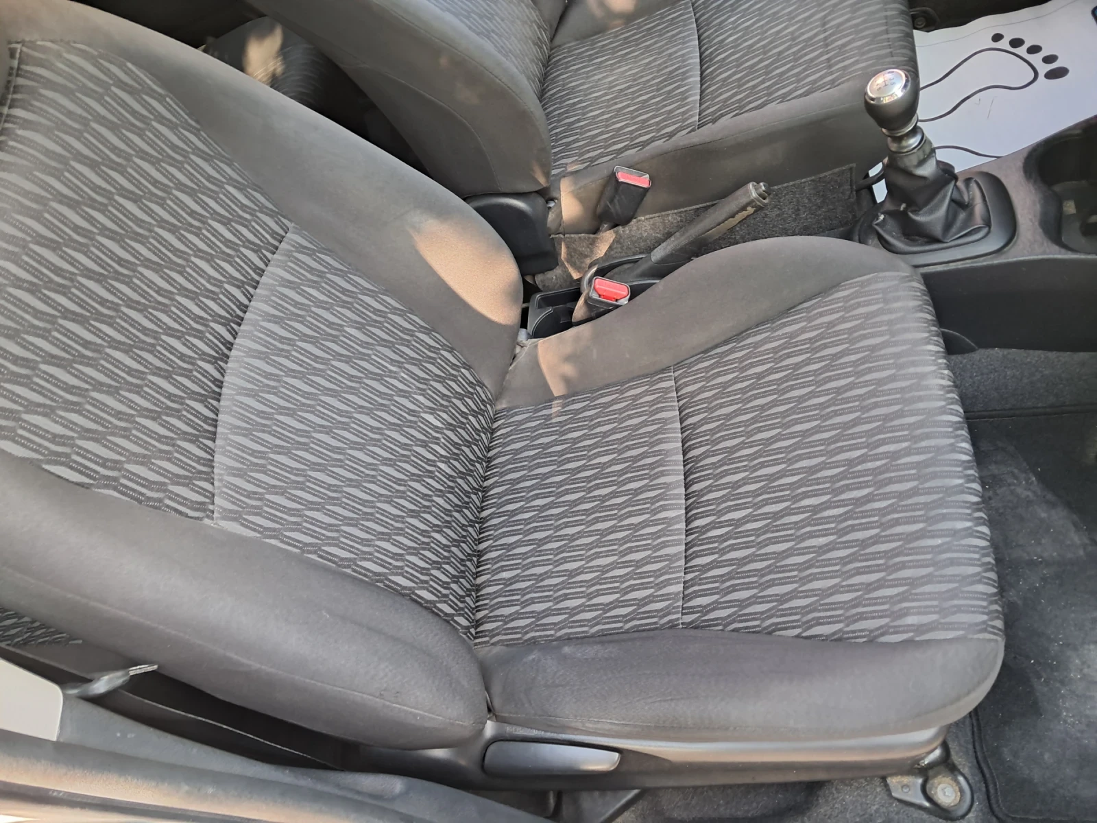 Toyota Yaris 1.4 d4d 90 ks 6 sk., снимка 6 - Автомобили и джипове - 55064242