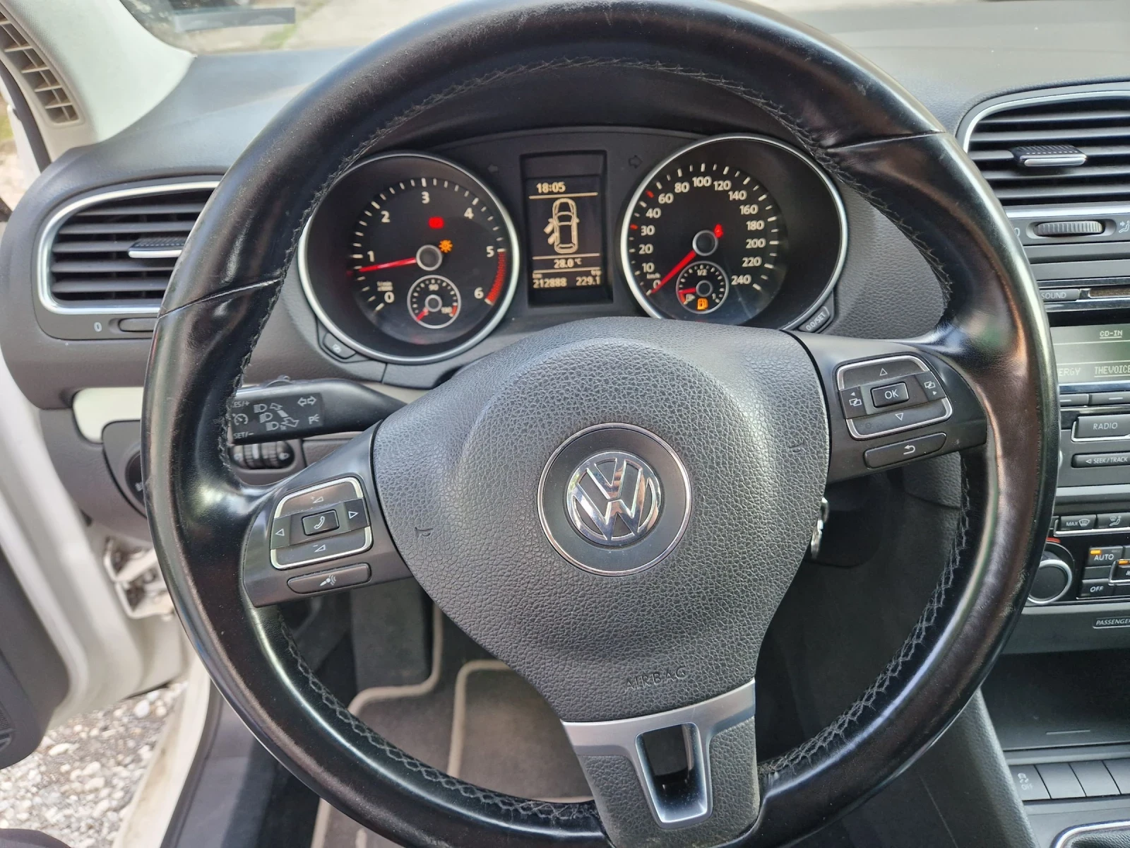 VW Golf 2.0TDI, 140к.с, 6скорости, Евро 5В, снимка 13 - Автомобили и джипове - 55435738