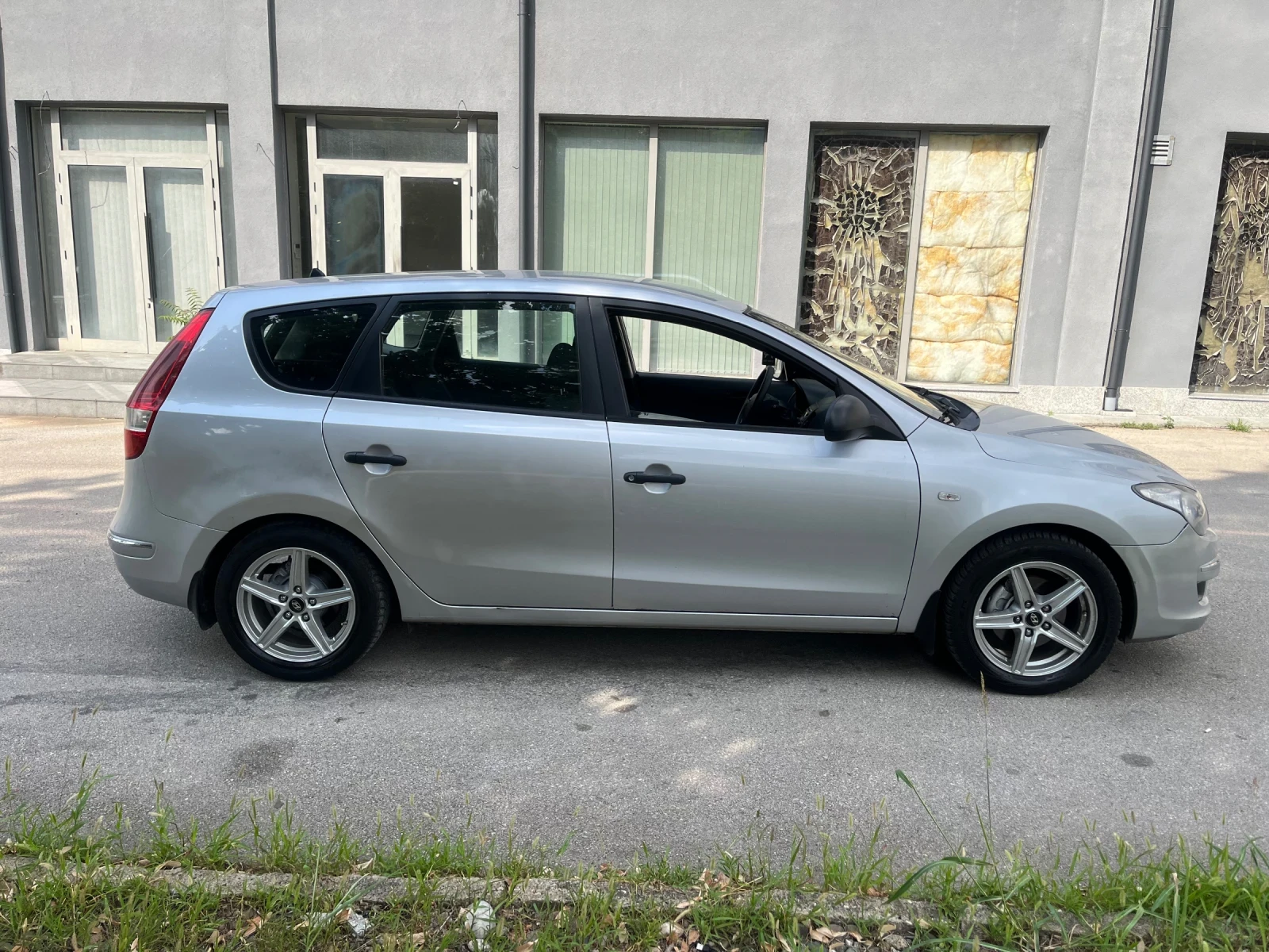 Hyundai I30 1.4 i, снимка 4 - Автомобили и джипове - 55502239