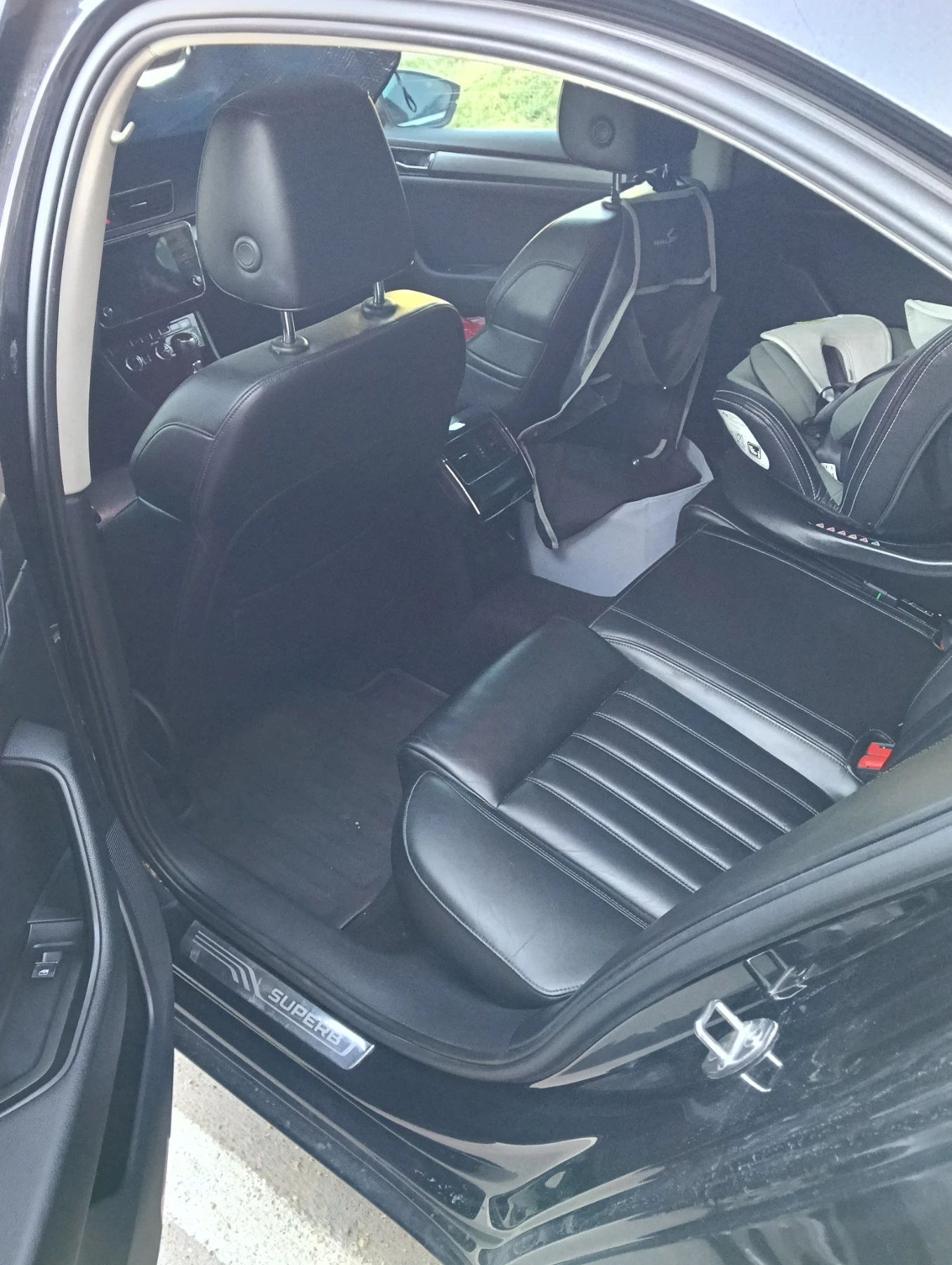 Skoda Superb 2.0tdi, снимка 14 - Автомобили и джипове - 55751085