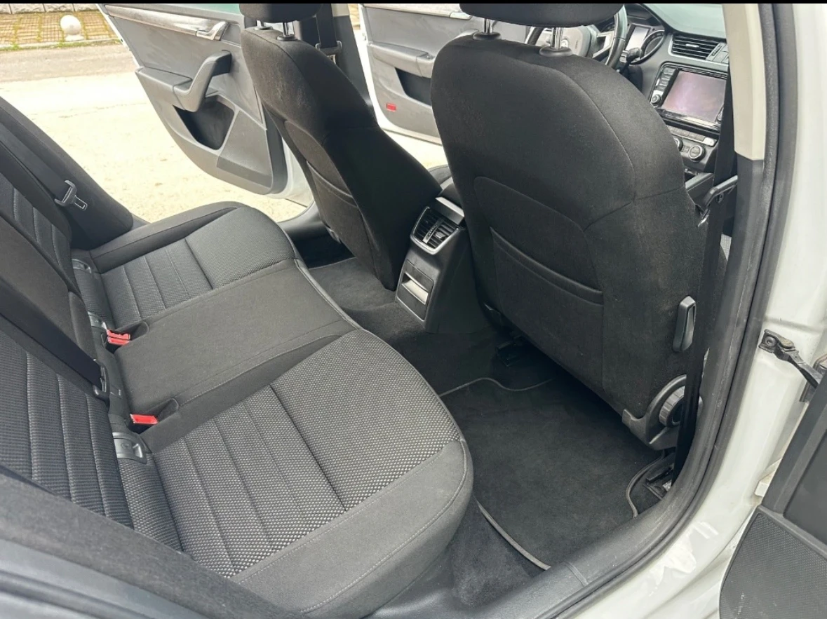 Skoda Octavia 2.0 TDI Scout, снимка 14 - Автомобили и джипове - 55965192