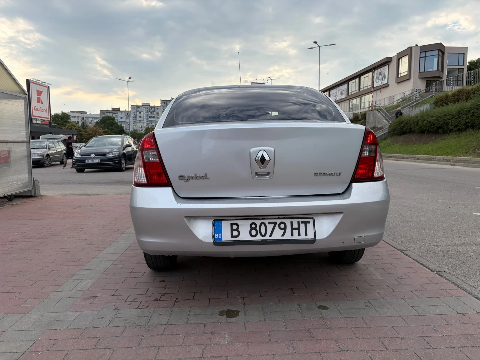 Renault Clio Symbol 1.4 75, снимка 6 - Автомобили и джипове - 56023282