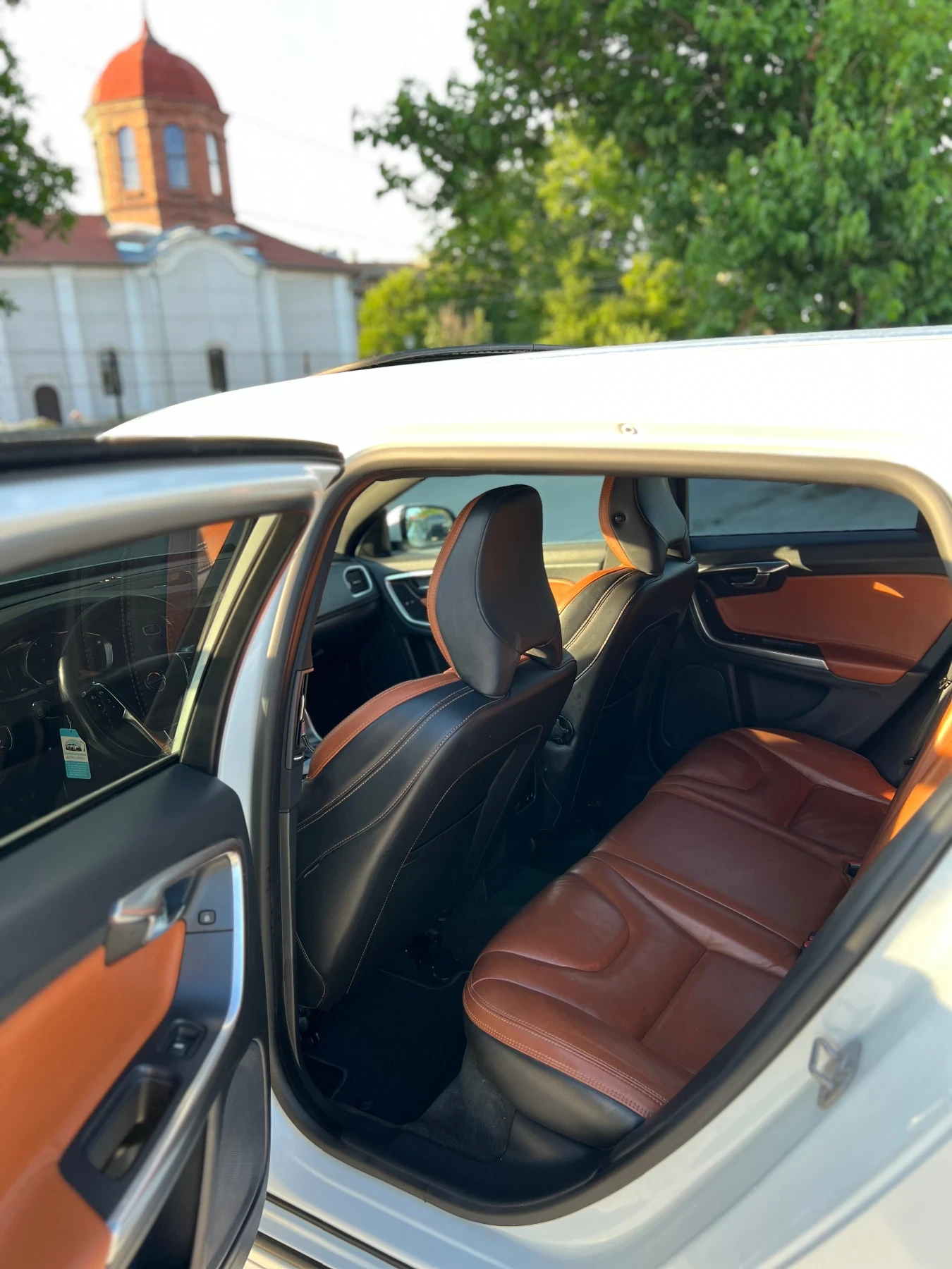 Volvo V60 D6 AWD, снимка 11 - Автомобили и джипове - 56449038