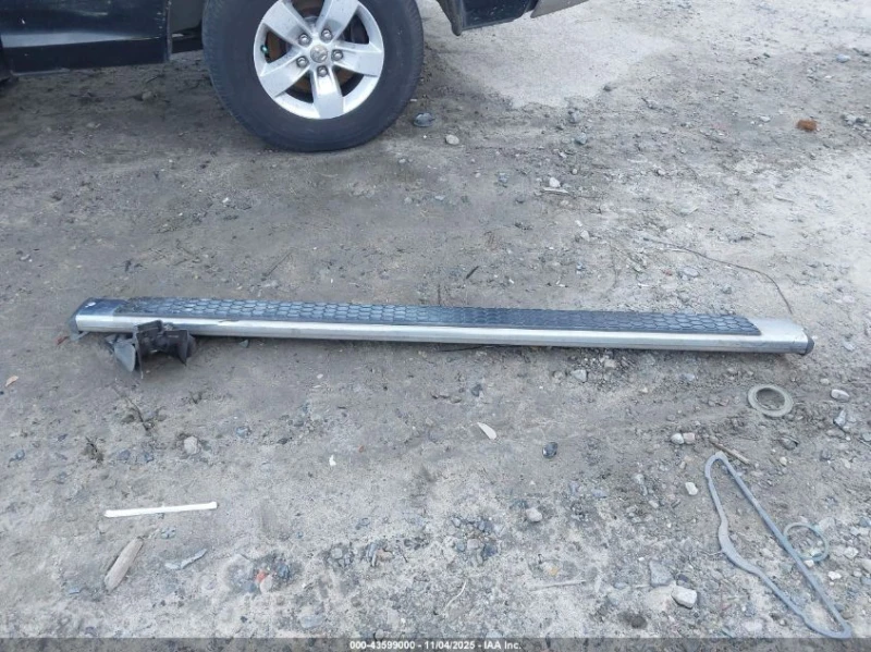 Dodge RAM 1500 3.6L V-6 DOHC, VVT, 305HP 4X2 Drive, снимка 4 - Автомобили и джипове - 52851333