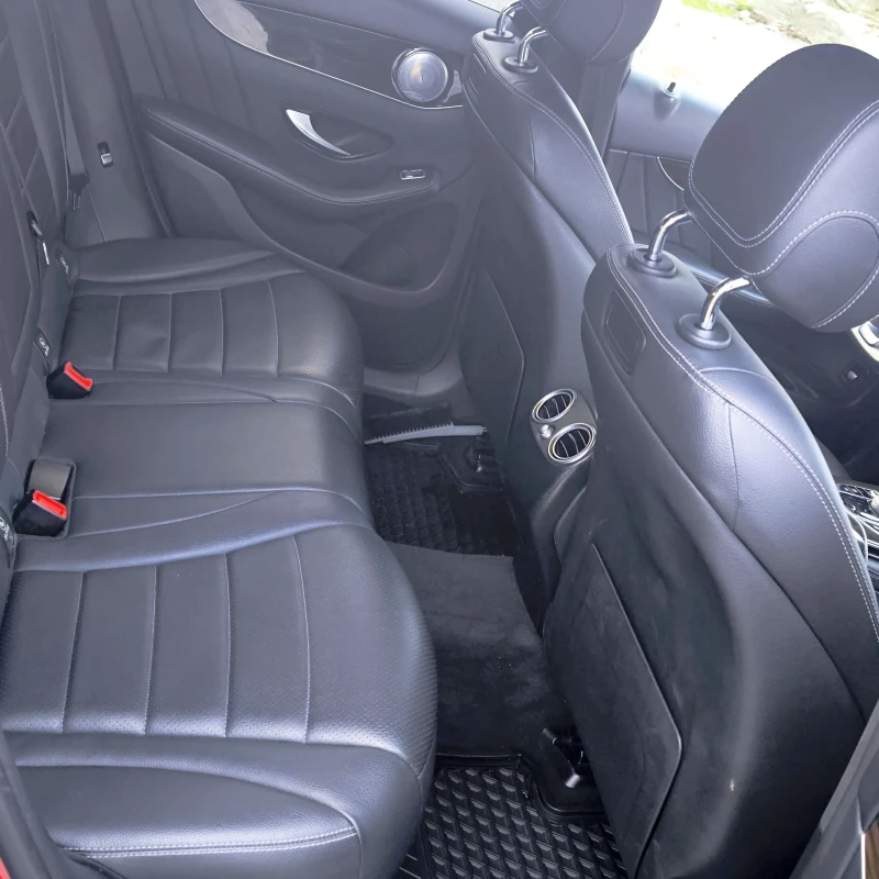 Mercedes-Benz GLC 300 AMG, снимка 7 - Автомобили и джипове - 52914259