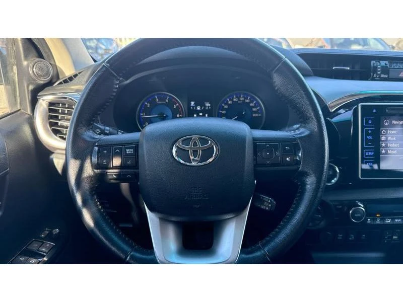 Toyota Hilux 2.4 D-4D Double Cab Comfort, снимка 13 - Автомобили и джипове - 49389508