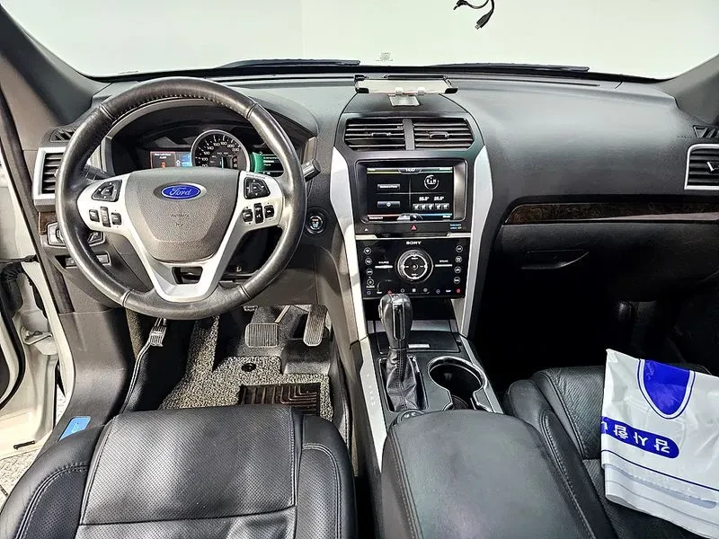 Ford Explorer 3.5 AWD, снимка 7 - Автомобили и джипове - 54350259