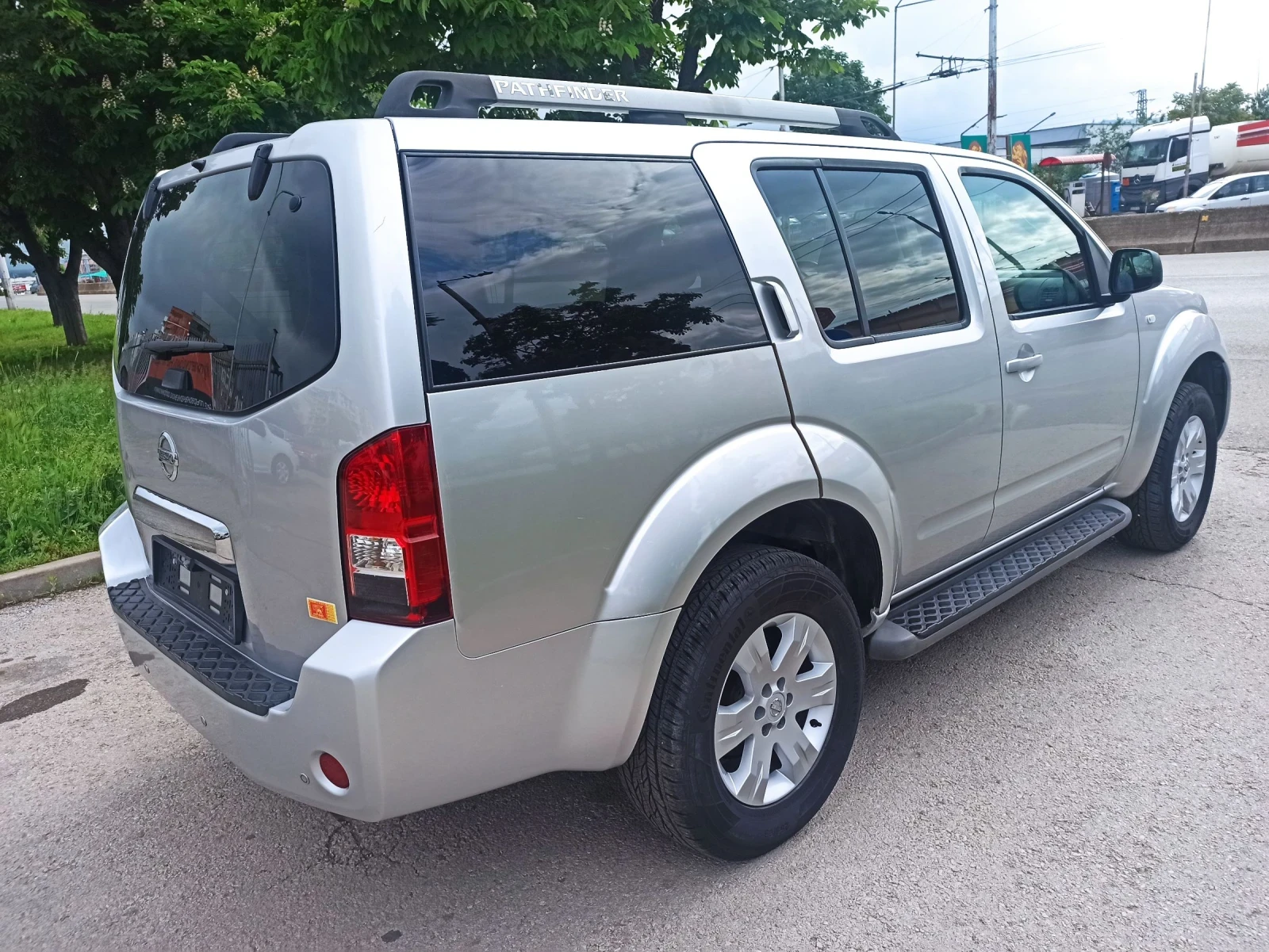 Nissan Pathfinder 2.5TD - изображение 4