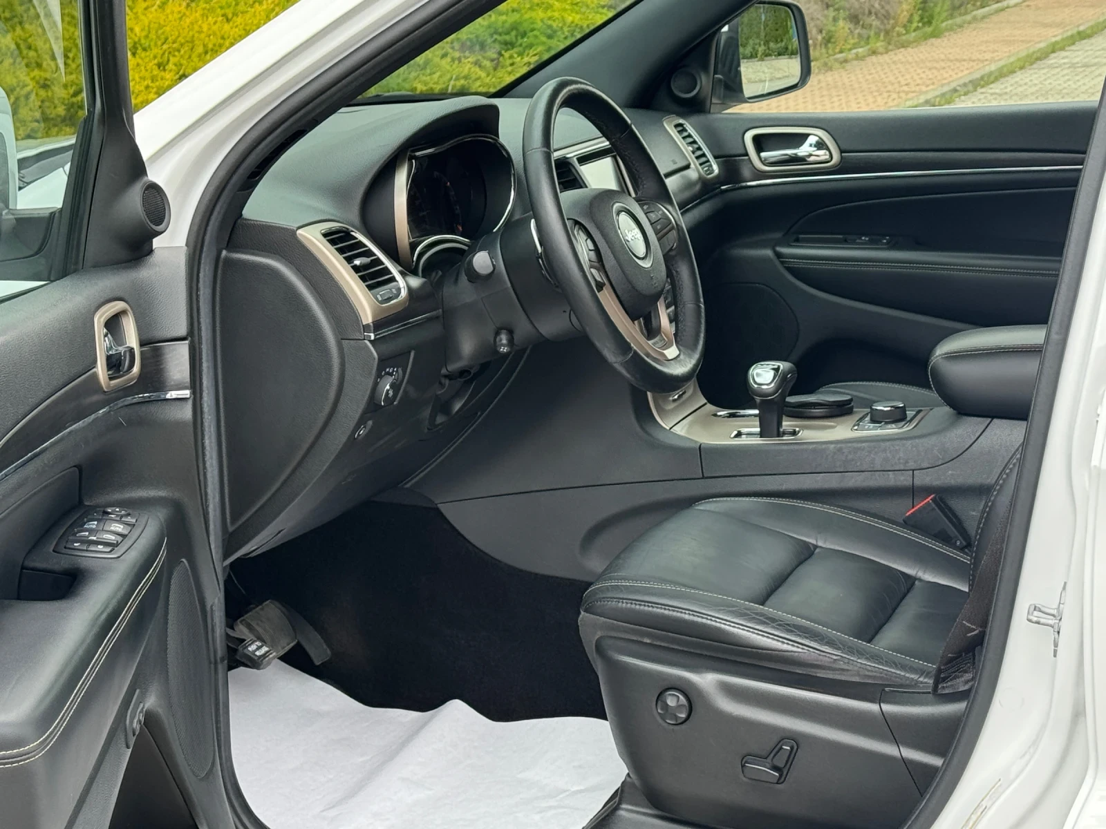 Jeep Grand cherokee 3.0d-LIMITED-КОЖА-ПОДГРЕВ-КАМЕРА-KEYLESS-ОТЛИЧЕН!! - изображение 9