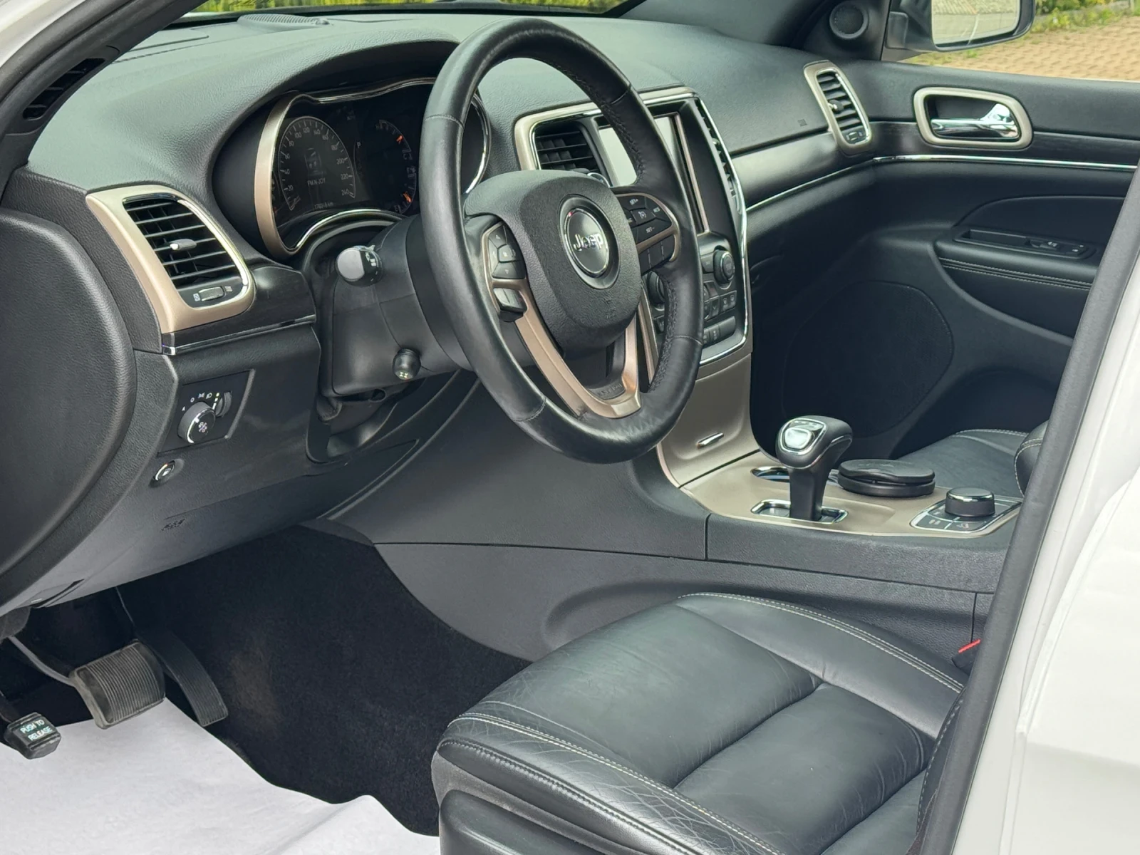 Jeep Grand cherokee 3.0d-LIMITED-КОЖА-ПОДГРЕВ-КАМЕРА-KEYLESS-ОТЛИЧЕН!! - изображение 10