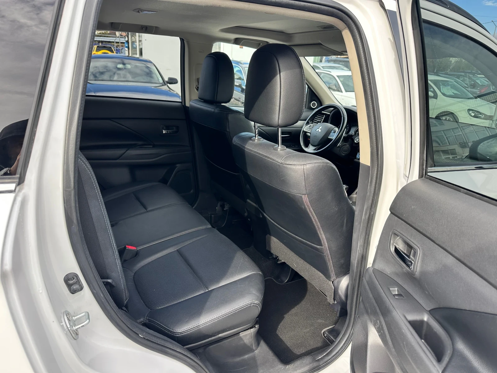 Mitsubishi Outlander 2.0 i 4x4 automat | Mobile.bg   11