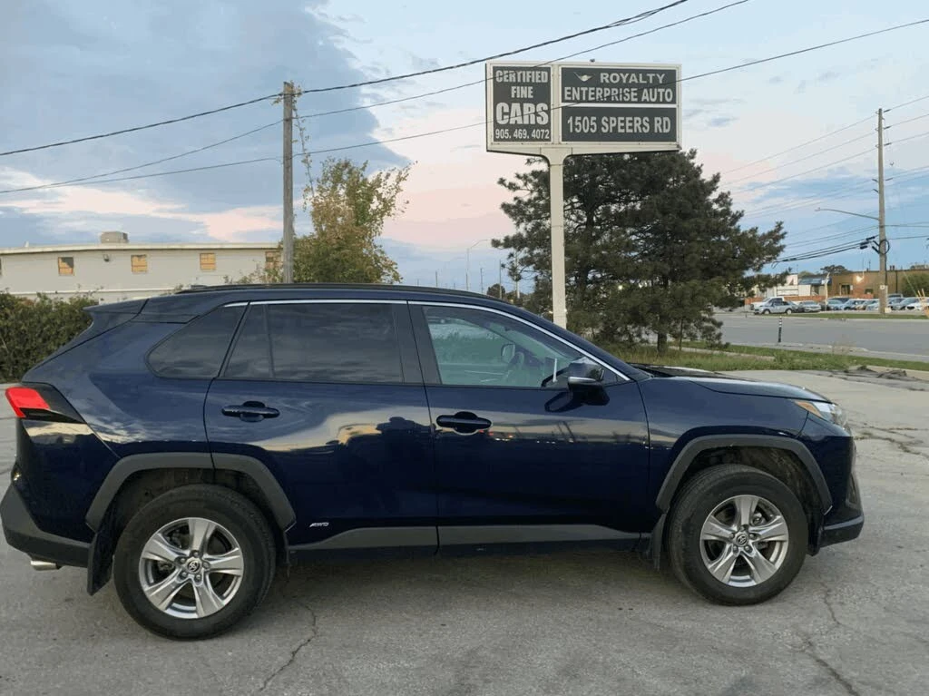 Toyota Rav4 Hybrid* XLE* AWD* АвтоКредит* (ЦЕНА ДО БГ), снимка 2 - Автомобили и джипове - 54140669