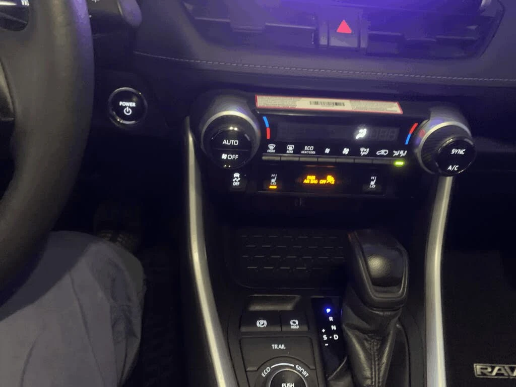 Toyota Rav4 Hybrid* XLE* AWD* АвтоКредит* (ЦЕНА ДО БГ), снимка 14 - Автомобили и джипове - 54140669