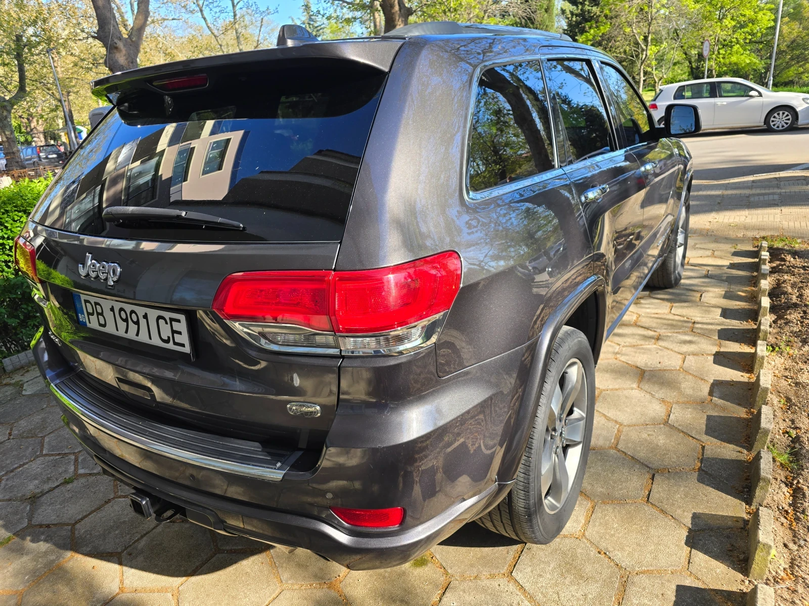 Jeep Grand cherokee Overland, снимка 5 - Автомобили и джипове - 54314407