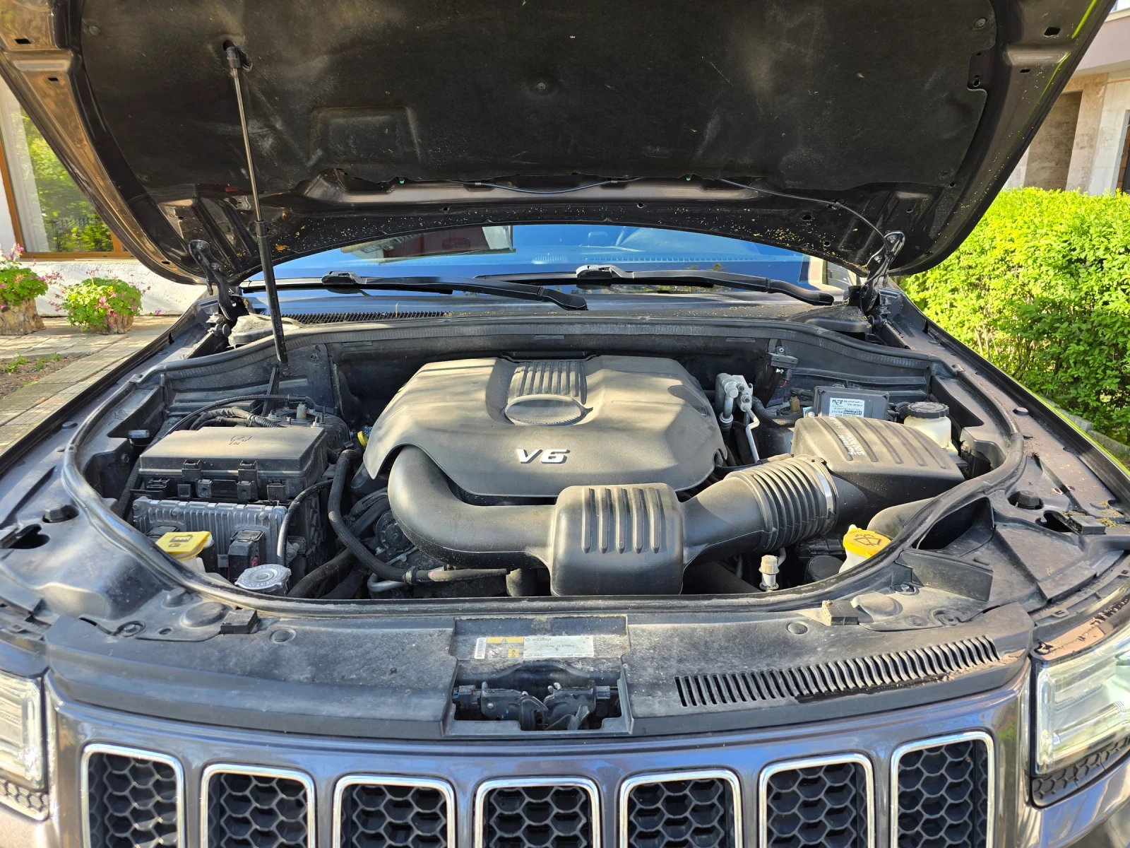 Jeep Grand cherokee Overland, снимка 11 - Автомобили и джипове - 54314407
