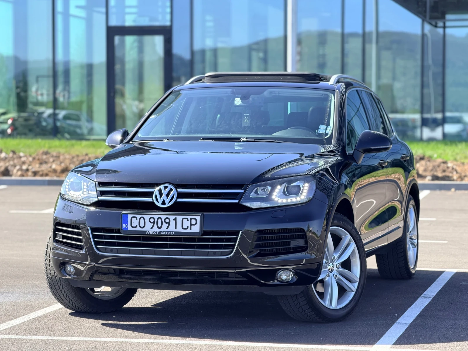 VW Touareg 3.0TDI-V6-Executive-Лизинг през Уникредит 
