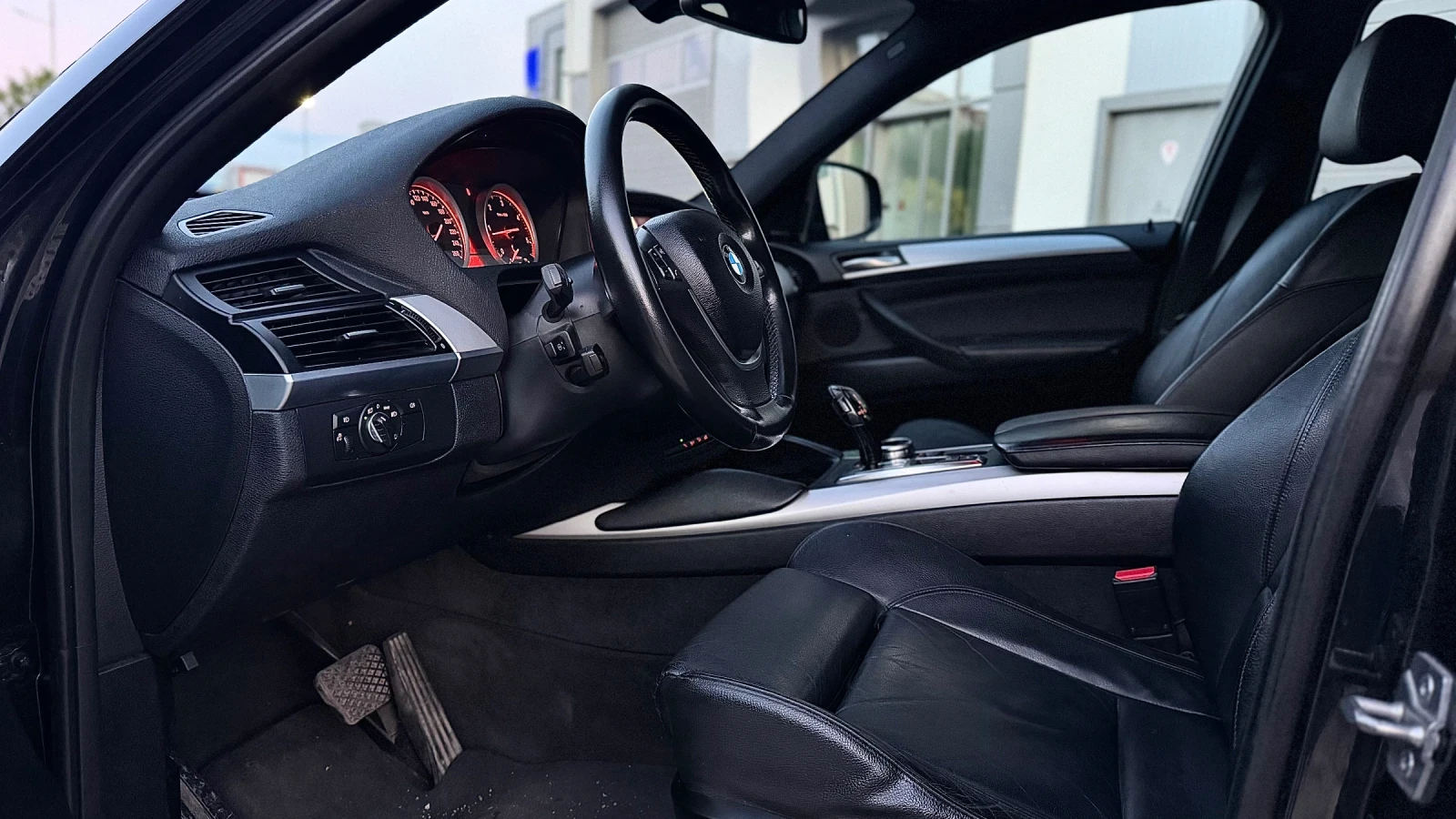 BMW X6 360* камери / Шибидах / Обслужен / , снимка 9 - Автомобили и джипове - 54990360